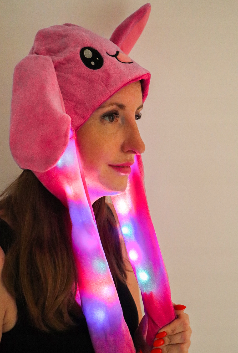 CZAPKA PLUSZOWA USZY RUCHOME LED PIKACHU Różowy Królik WIELKANOC Świeci Materiał dominujący poliester