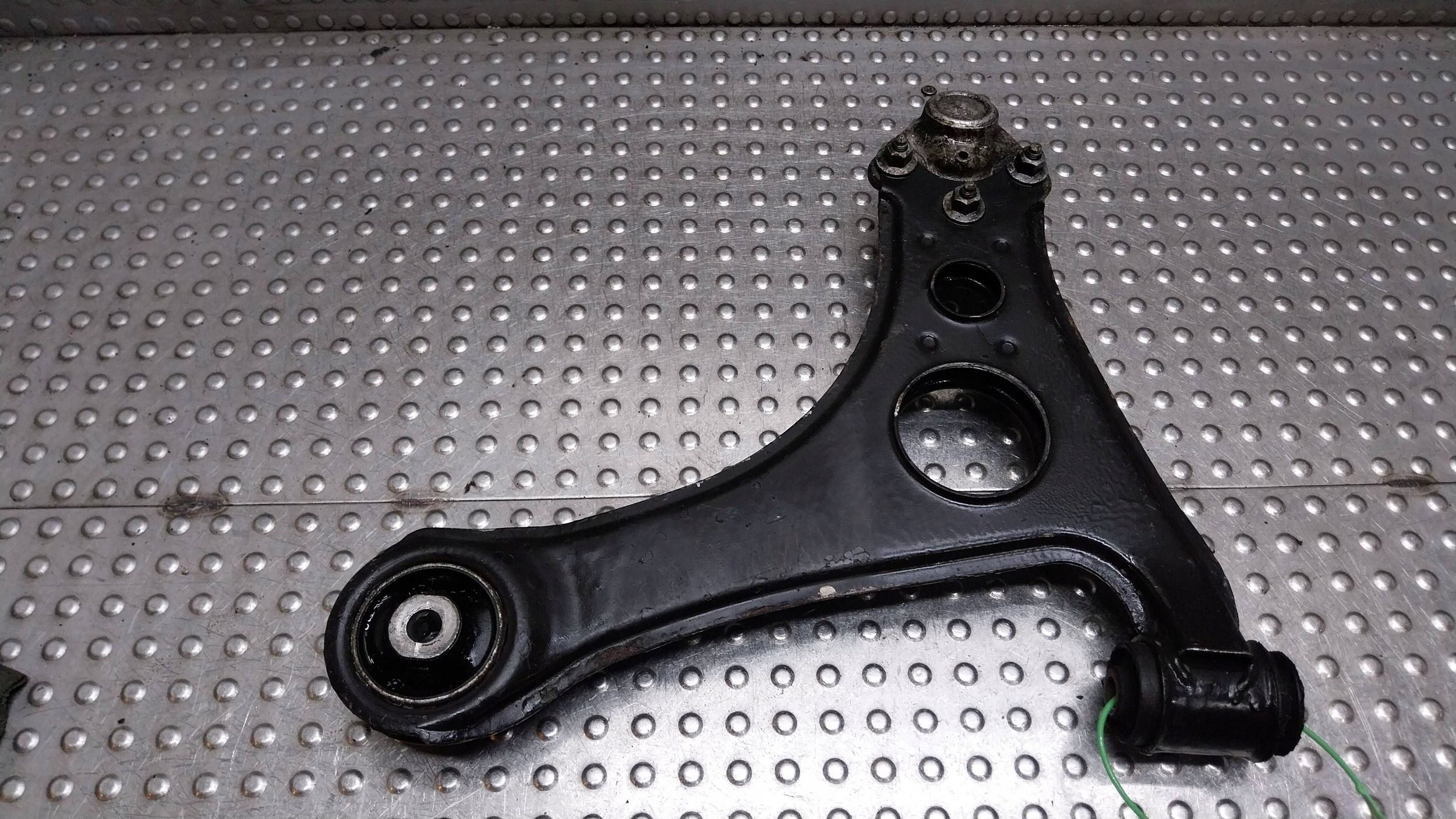 arm right front A1683300907 MERCEDES A KLASA W168 VANEO