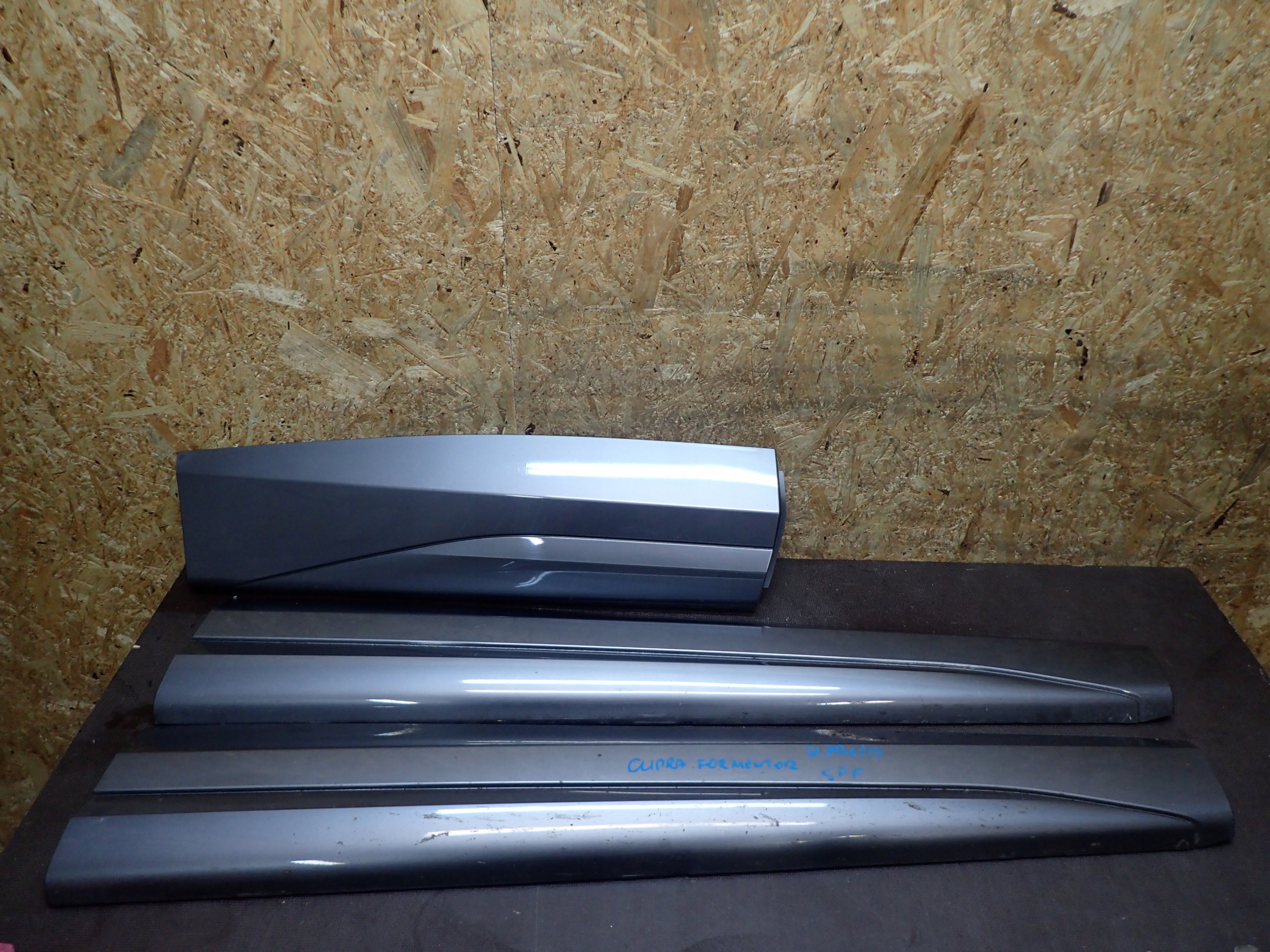 DOOR MOULDING RIGHT FRONT CUPRA FORMENTOR 5FF