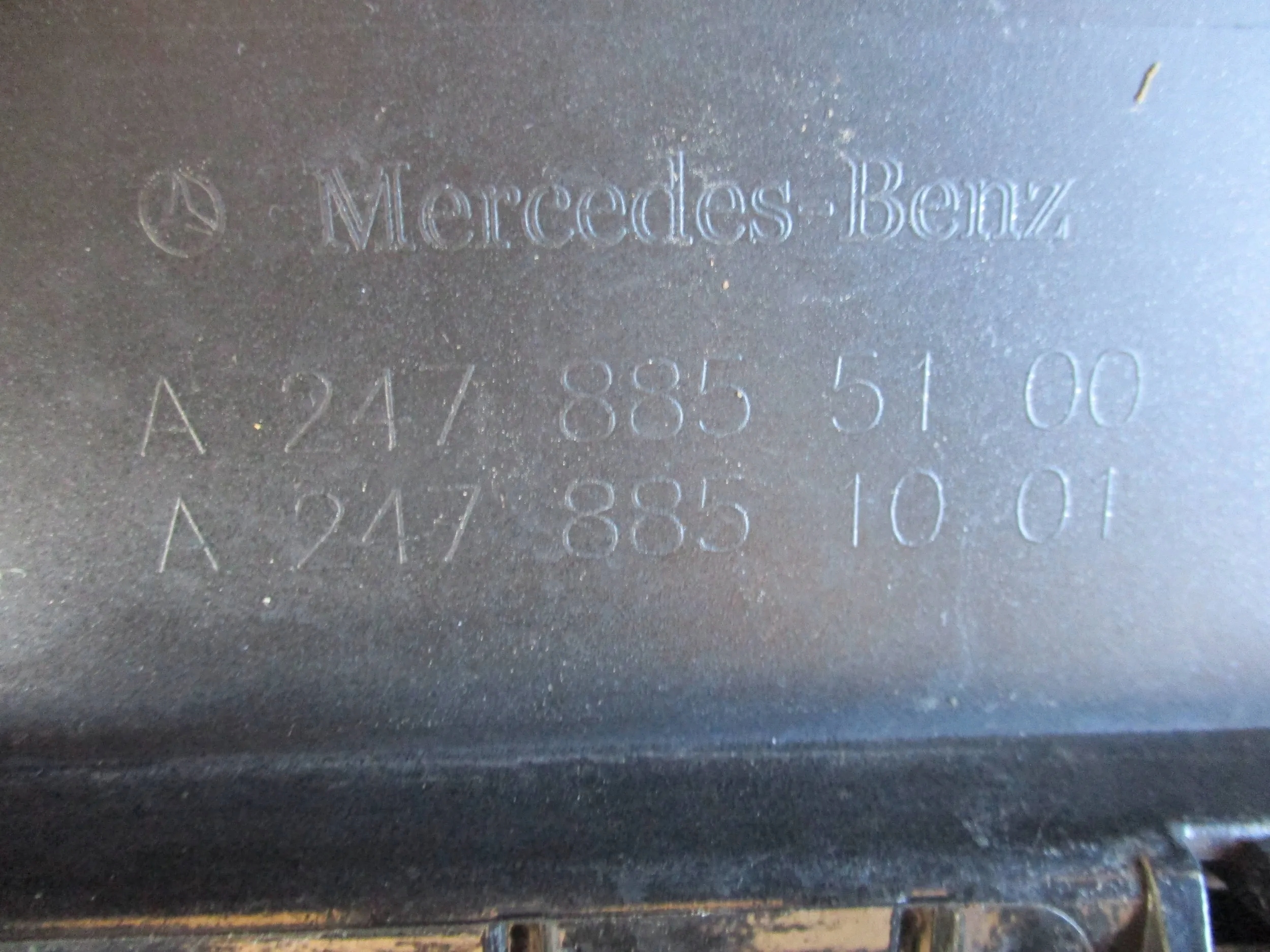 ZDERZK far hátsó MERCEDES B KLASA W247