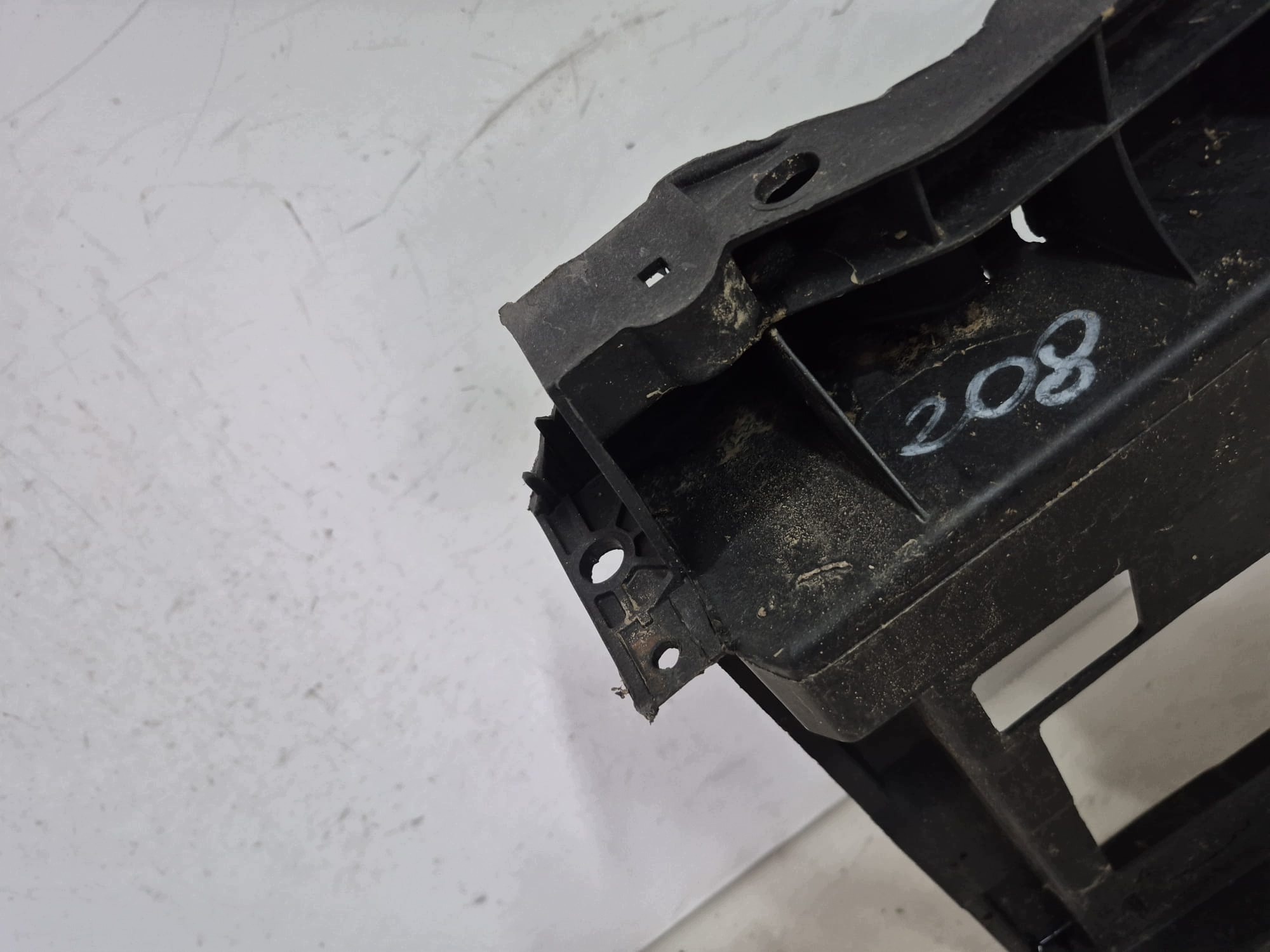 CITROEN C3 II 2 PEUGEOT 208 and support panel for radiators pillar 9673228580