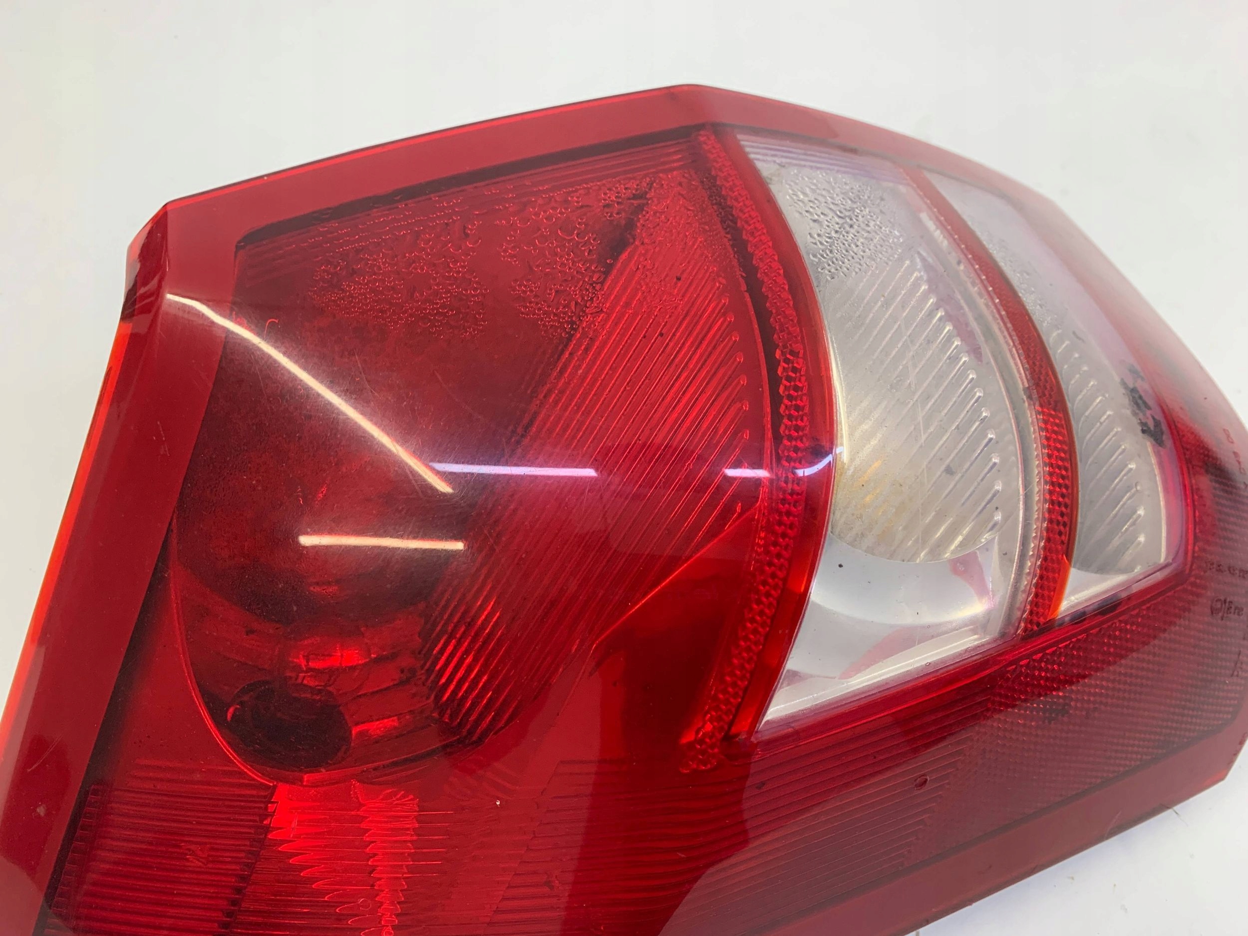 CHRYSLER 300c фонарь левый универсал