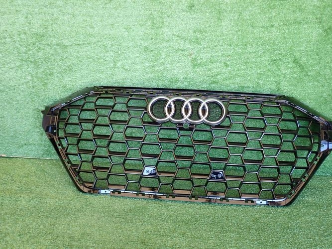 AUDI Q3 RSQ3 18- Grille 82A853651D