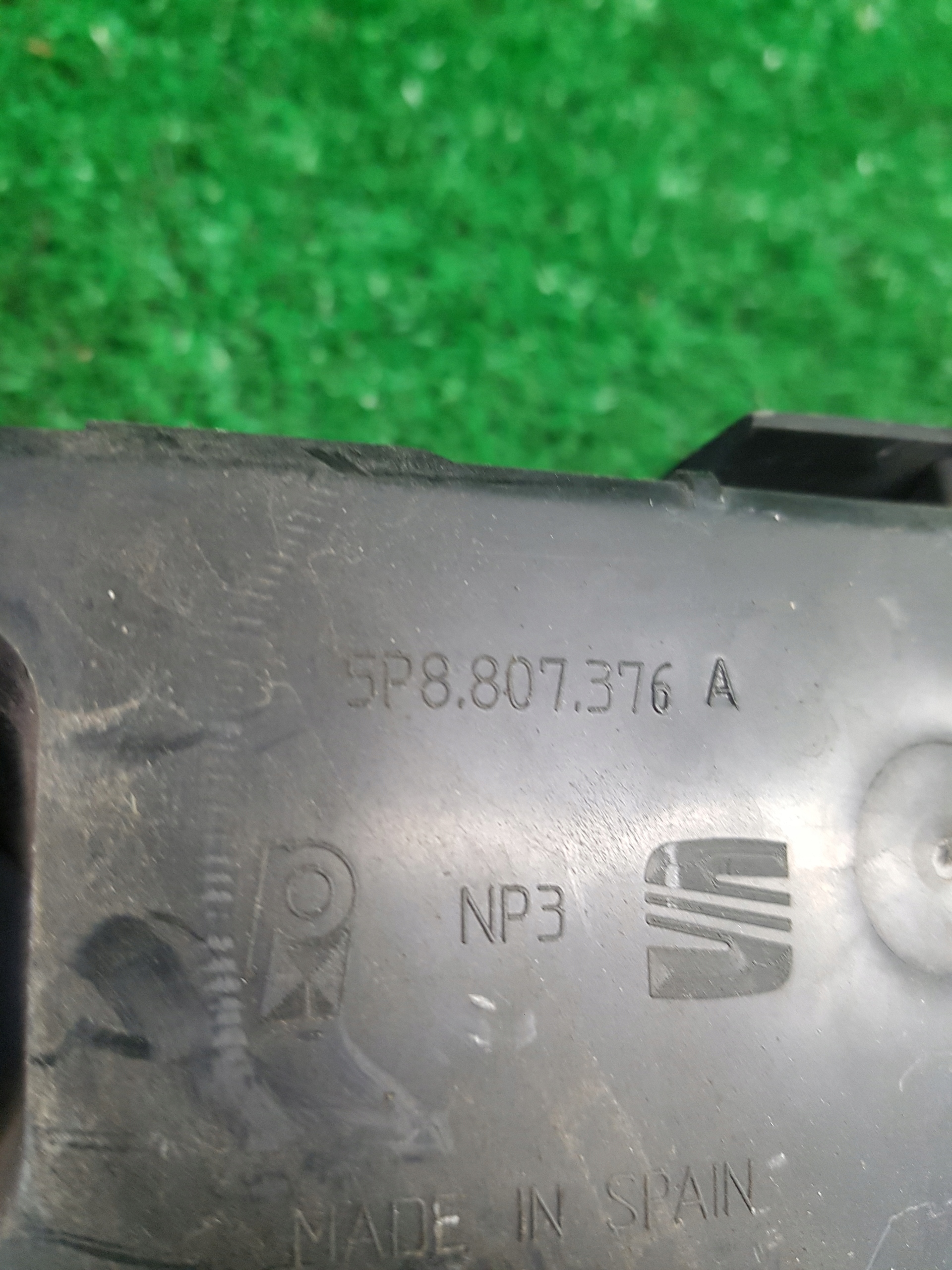 bumper bracket right rear part SEAT ALTEA XL 5P8807376A