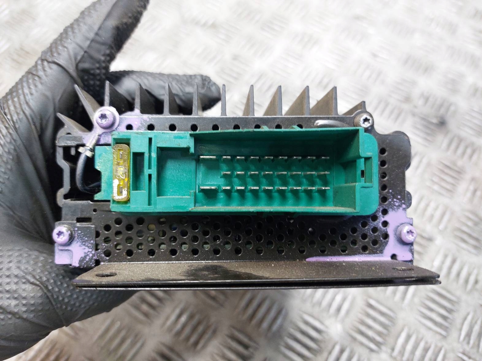 amplifier AUDIO MERCEDES-BENZ W210 2108200689