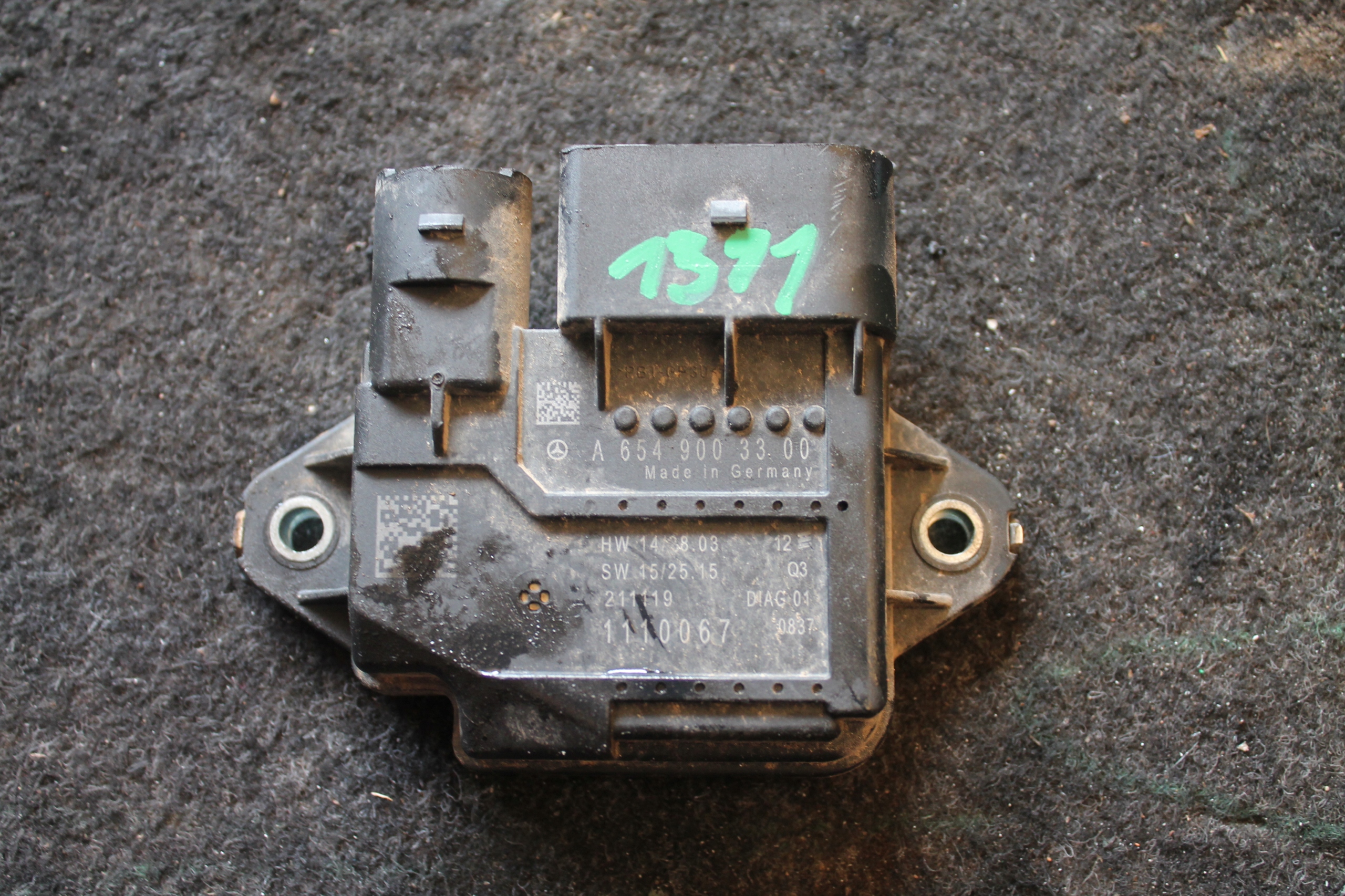 1311. relay plugs ZAROWYCH MERCEDES A6549003300