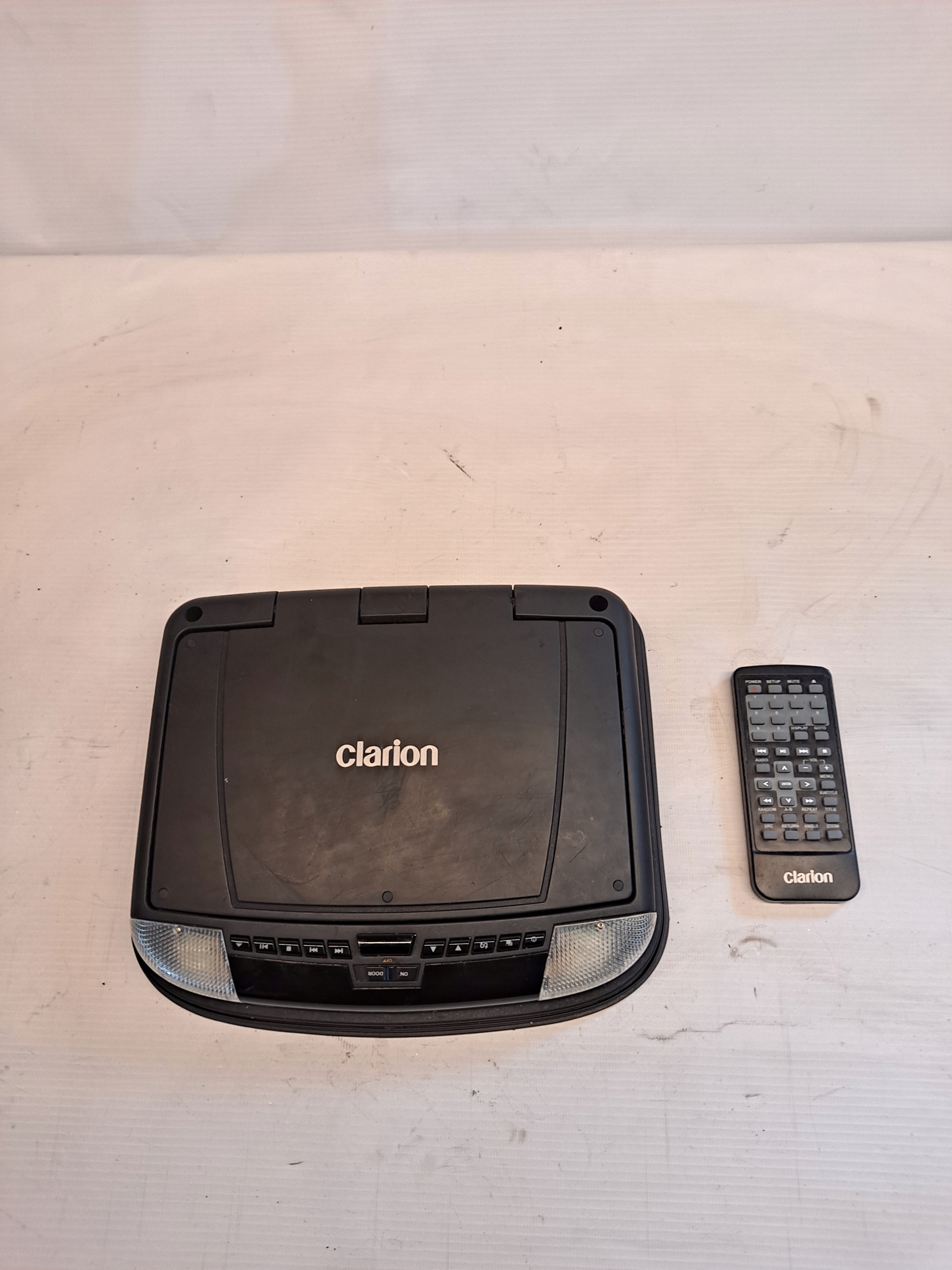 CLARION MONITOR SAMOCHODOWY PODWIESZANY DVD CLARION OHM888VD