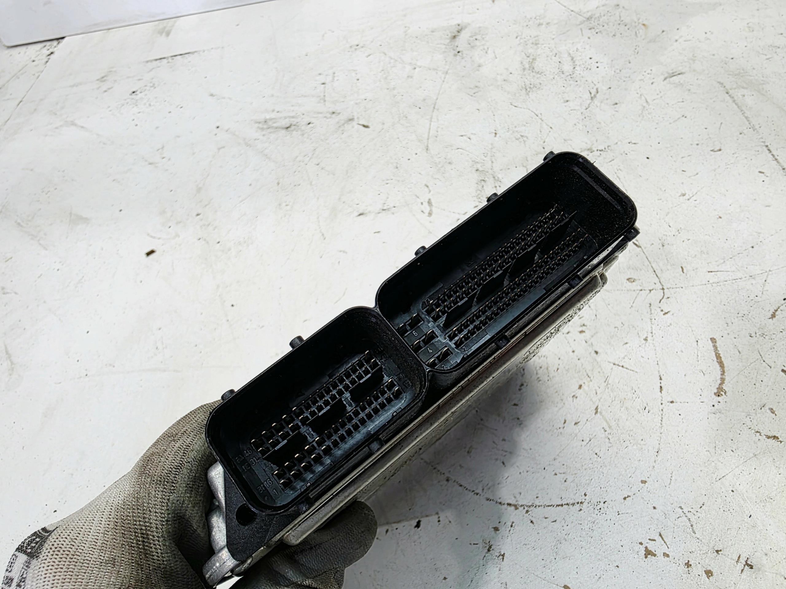 computer control unit of the engine AUDI Q5 8R 2.0 TFSI 8R0907115A