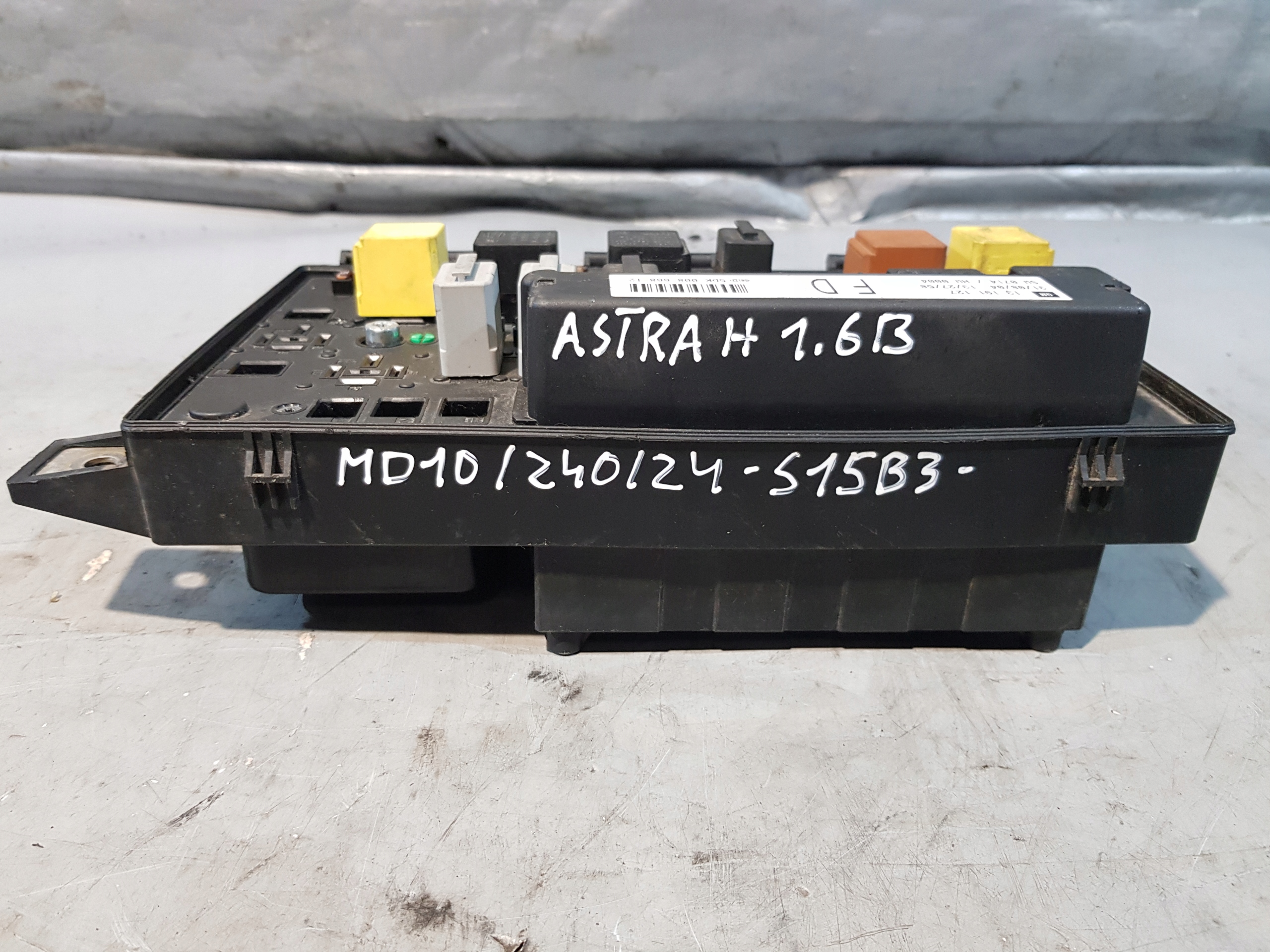 Module fusibles ASTRA H 1.6B 16V 13191127