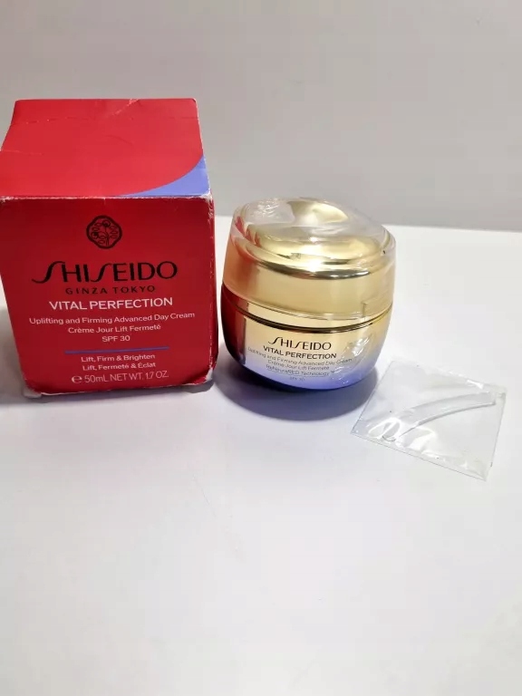 Shiseido Krém Vital Perfection SPF30 50 ml