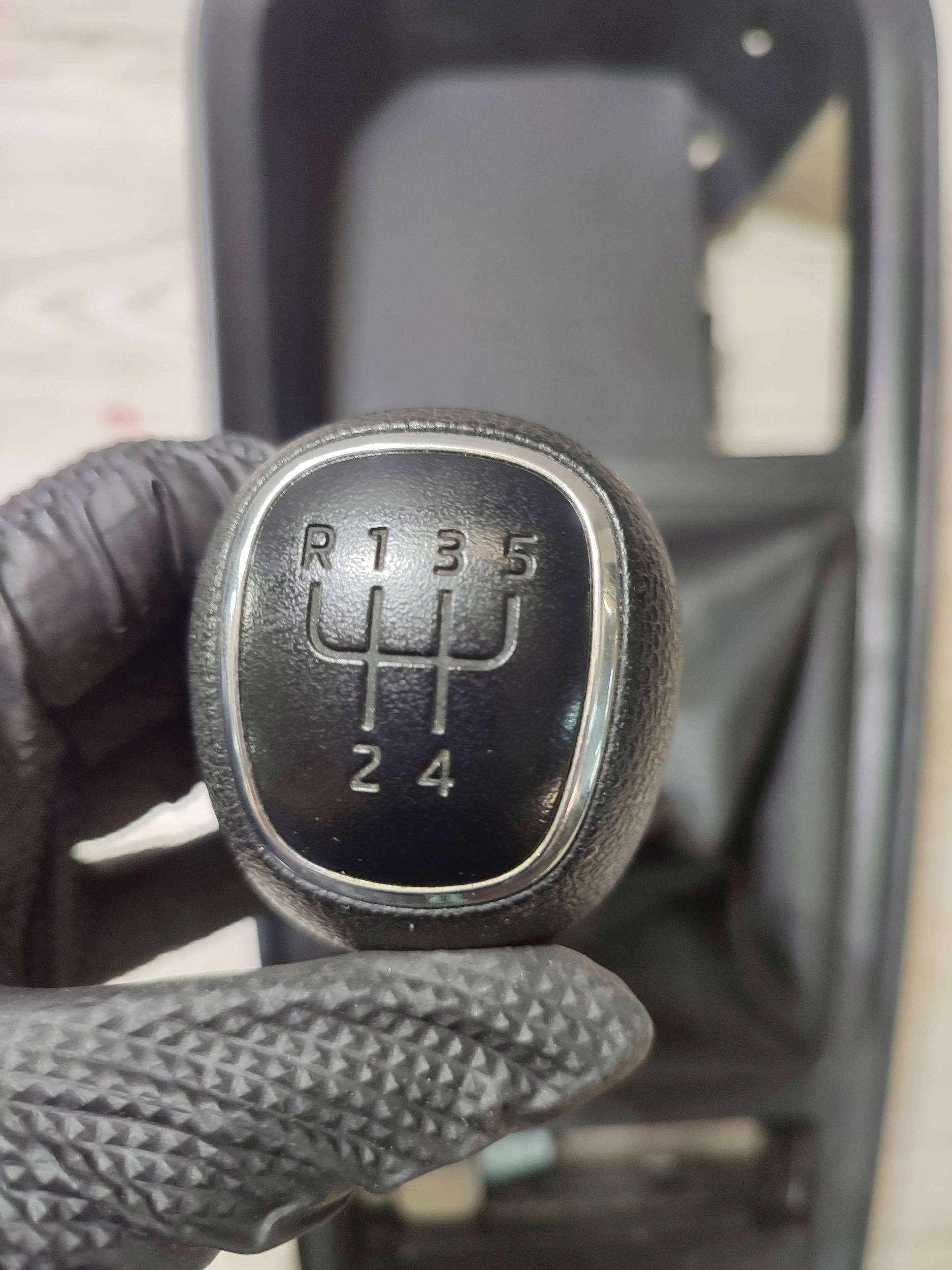 Skoda Scala 2020 side sleeve drazka changes of the gear