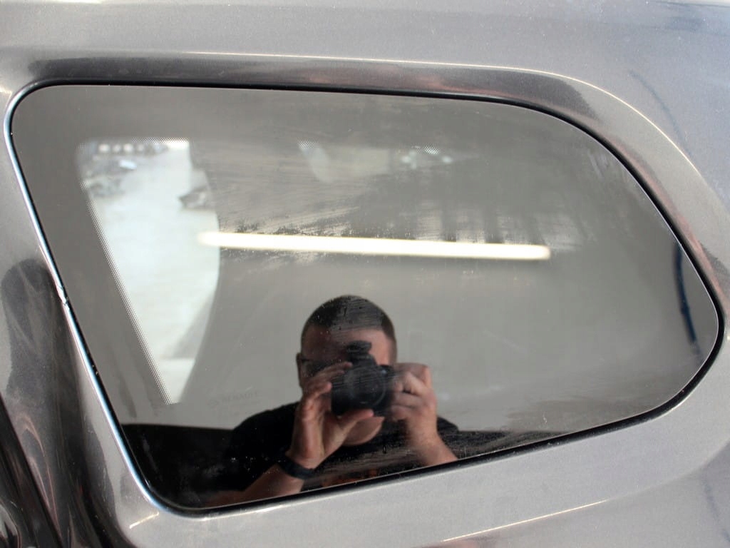 SZYBA KAROSERYJNA LEWA TYLNA DACIA DUSTER II 17- r