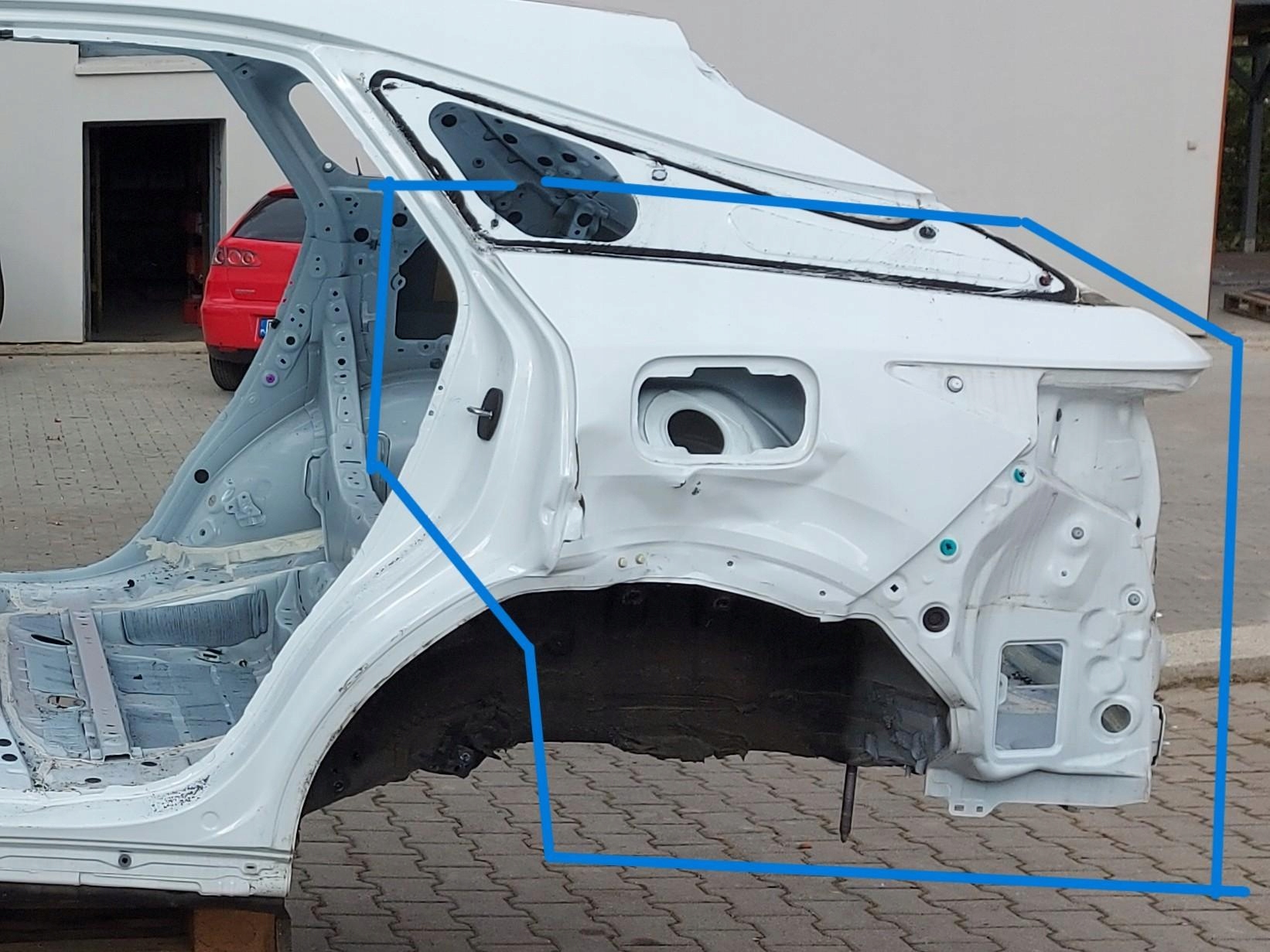 LEXUS RX500H V 5 2023- fender left rear part damaged