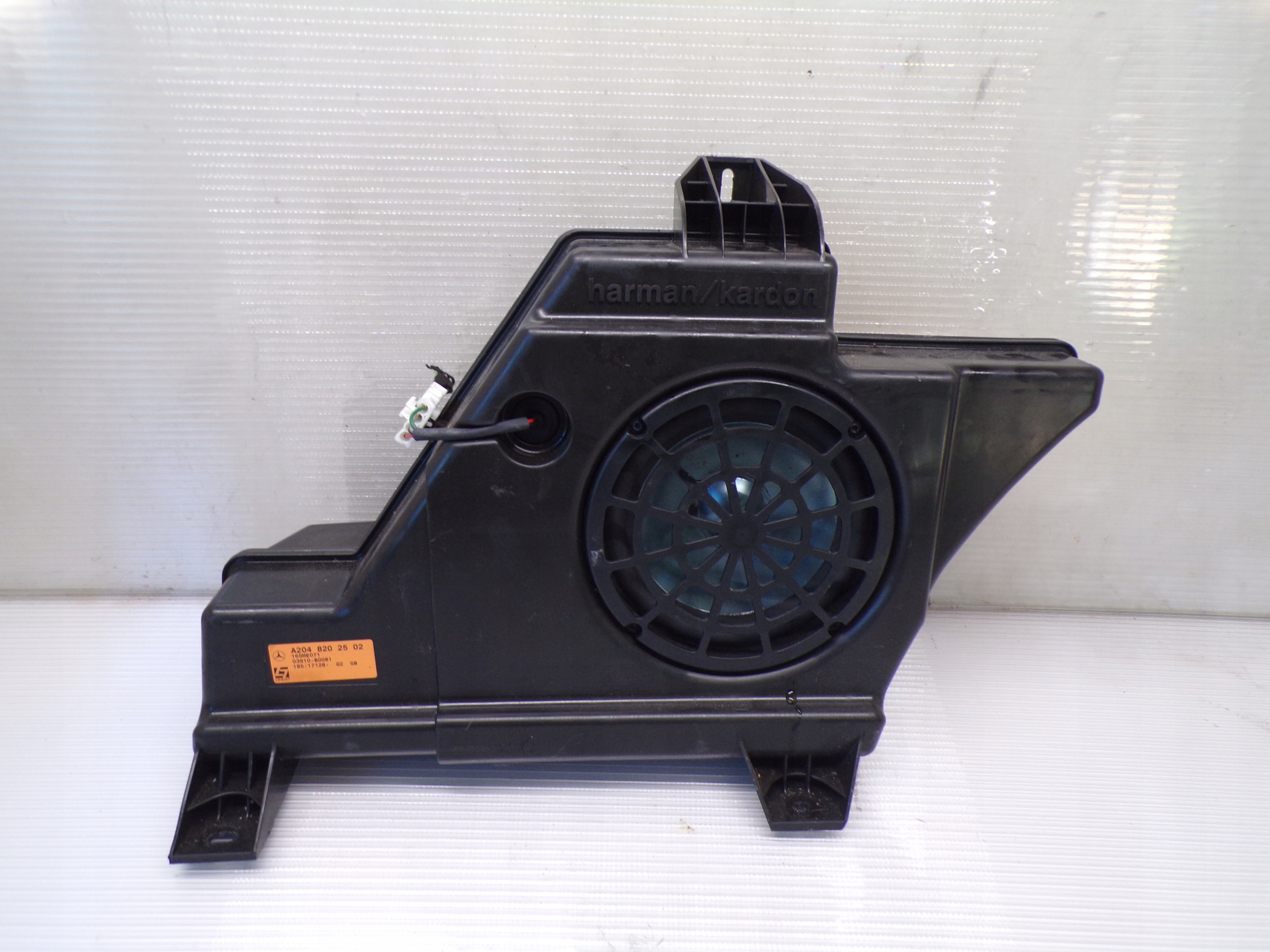 2048202502 - Сабвуфер HARMAN KARDON MERCEDES W204 универсал