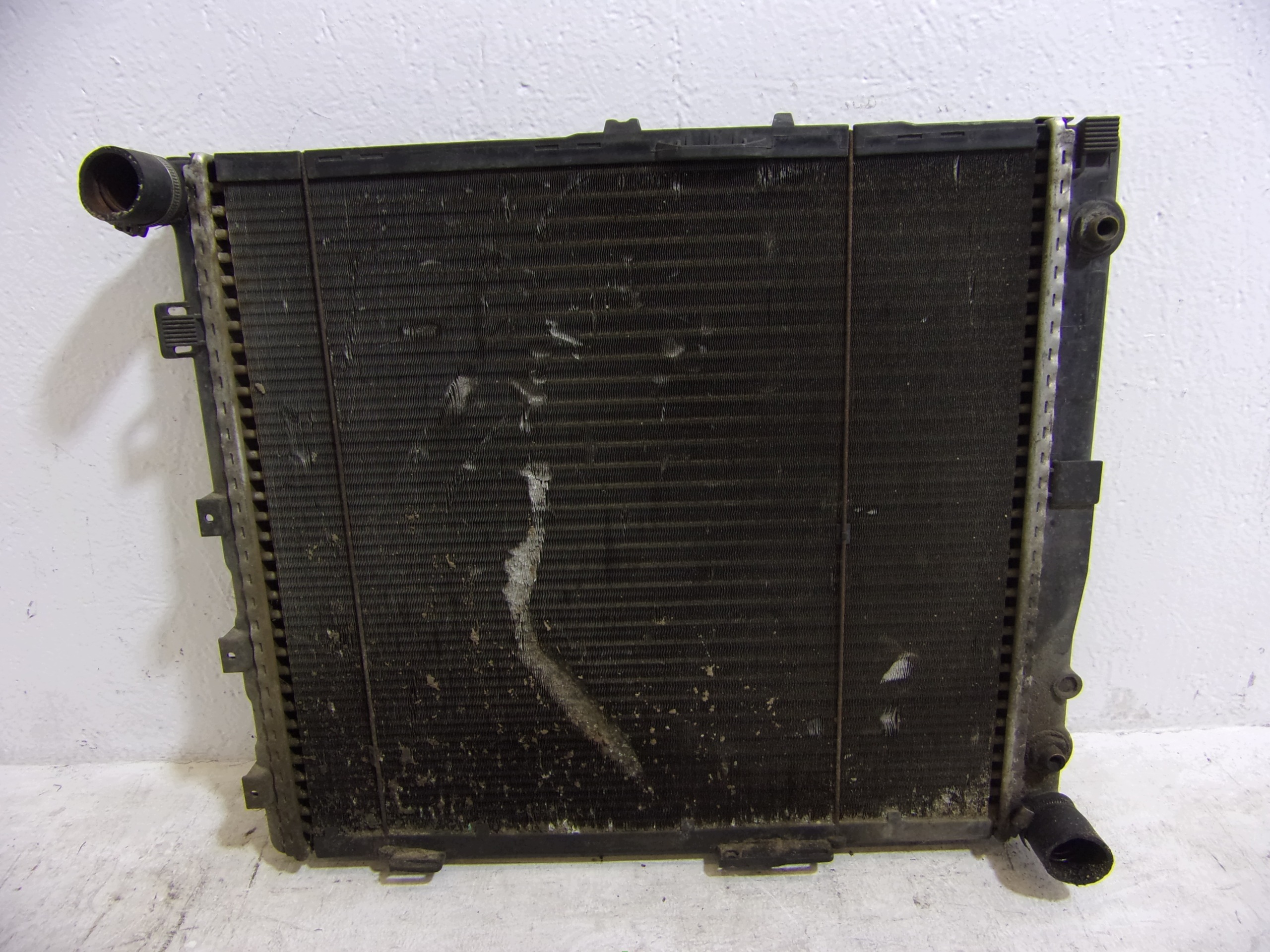 water cooler MERCEDES-BENZ W124 2.0