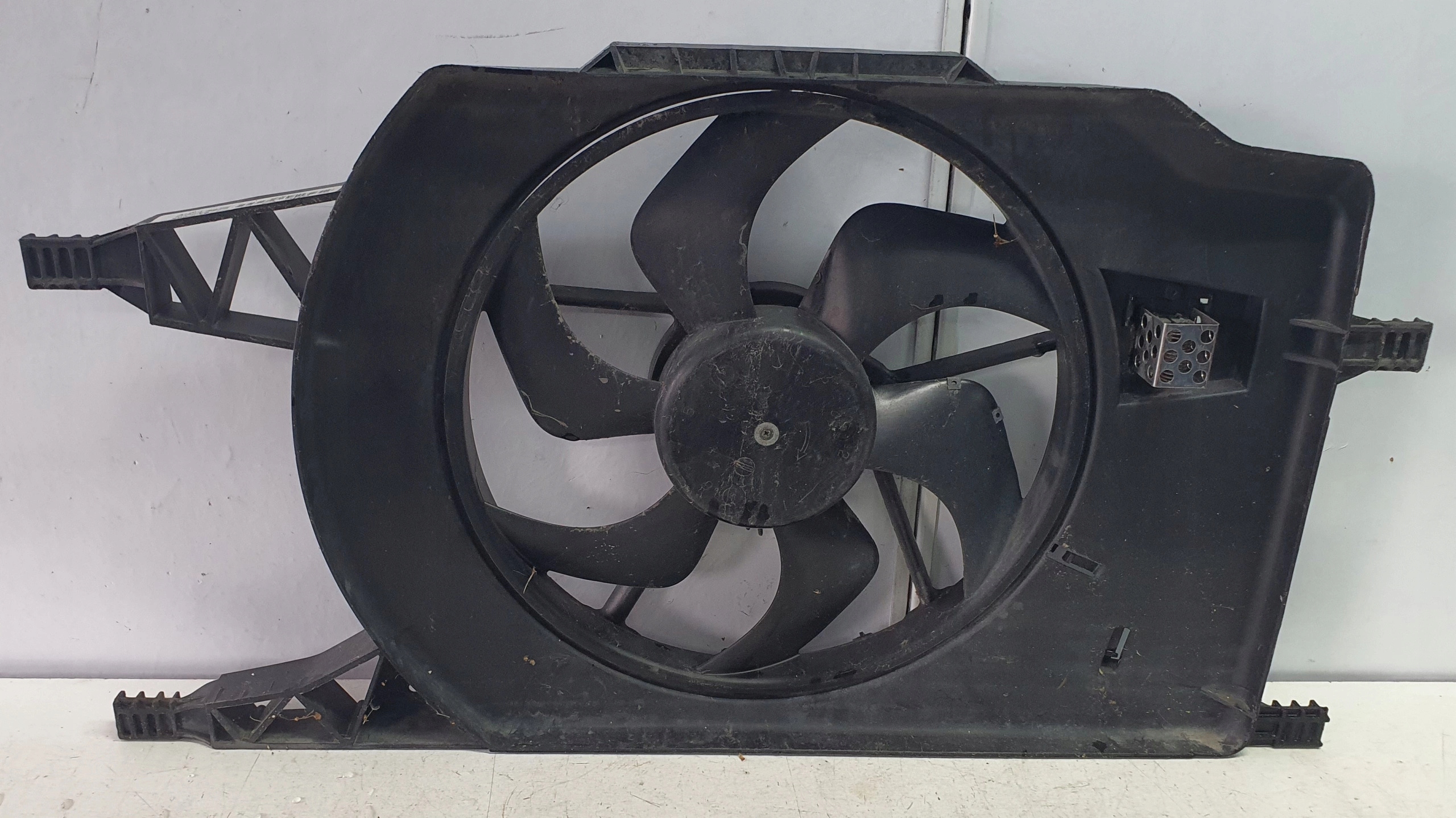 ventilátor chladiče Renault Laguna II 8200025635