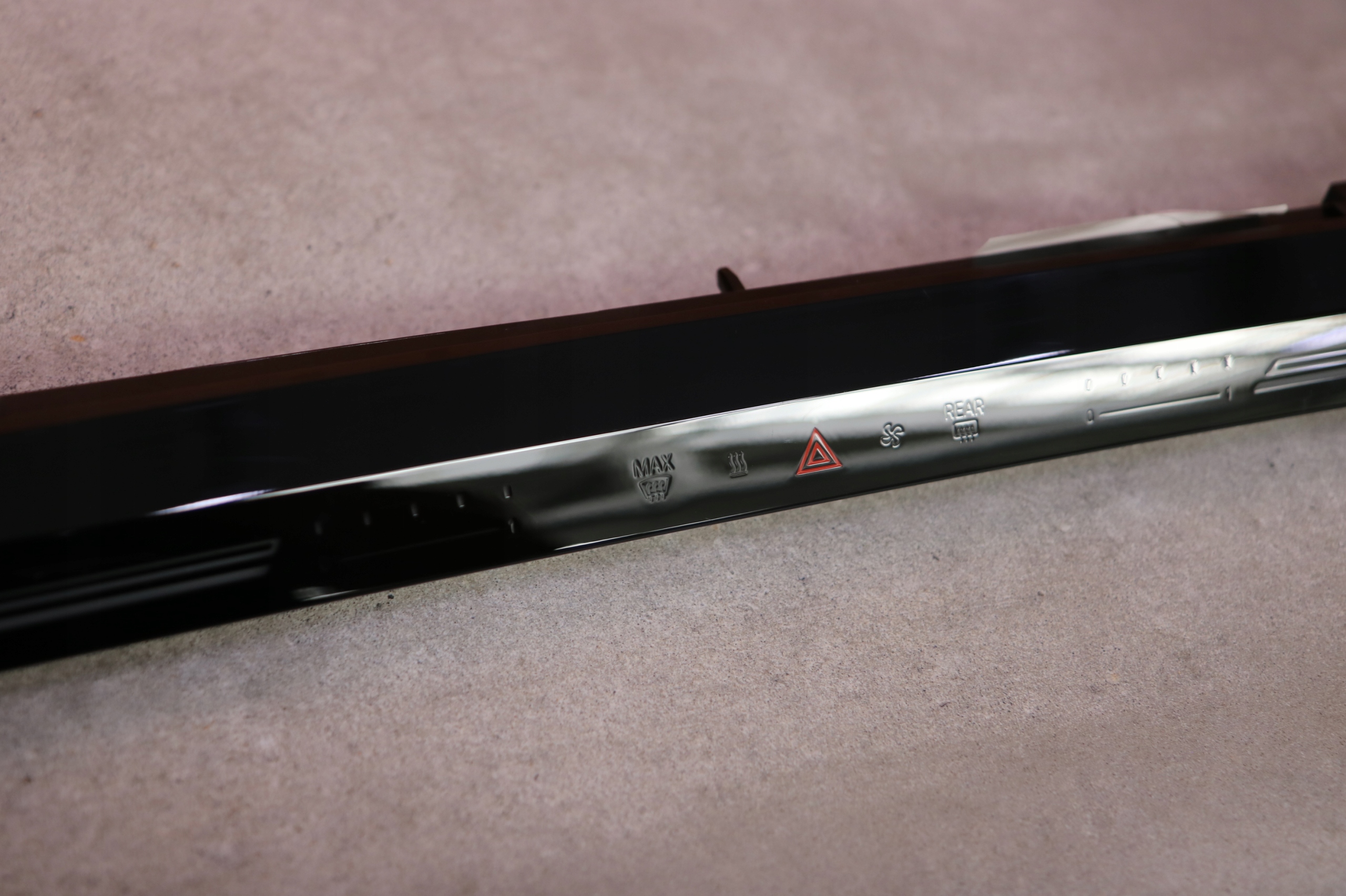 BMW 5' G60 G61 PANEL DOTYKOWY Moyenne du tableau de bord Console BASE EUROPA 5B4AF74