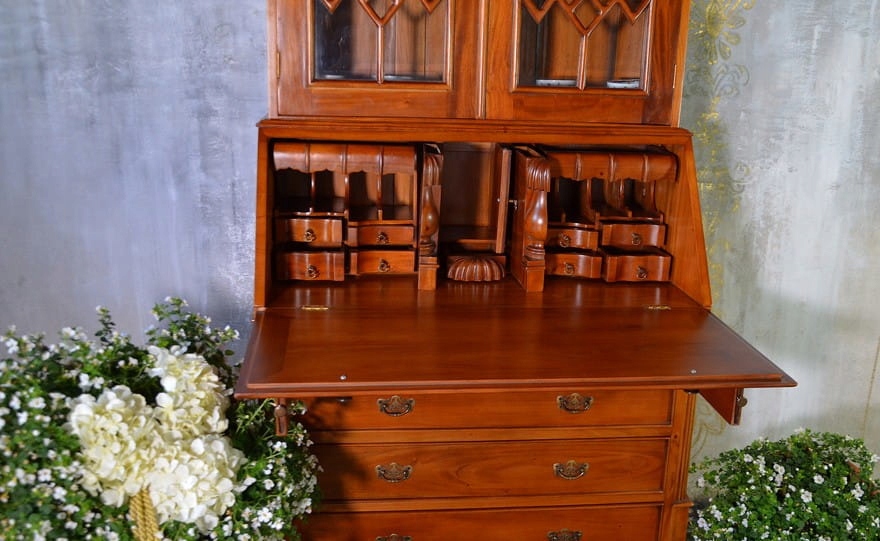 Mahoniowa Witryna do Salonu Kredens Bufet Barok Wysokość mebla 241 cm