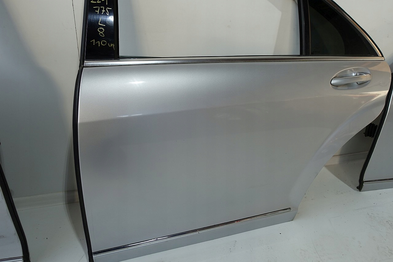 Mercedes w221 drzwi lewy tył tylne lewe 775 LONG Strona zabudowy tył - lewa