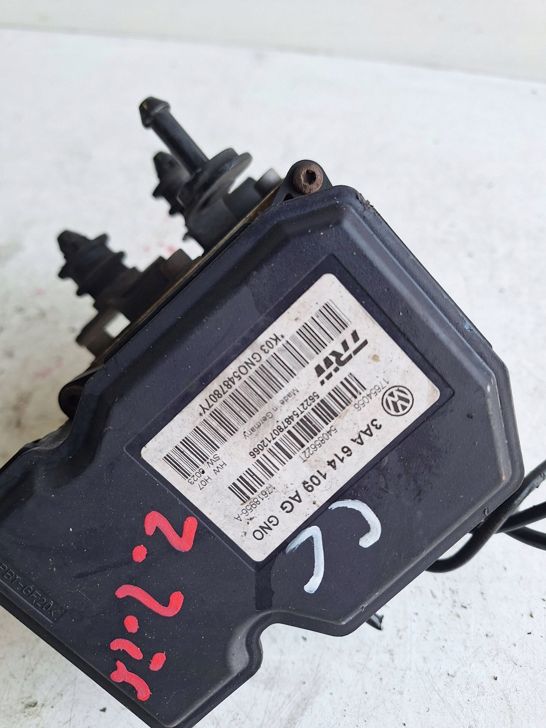 VOLKSWAGEN SEAT SKODA AUDI 3AA614109AG
