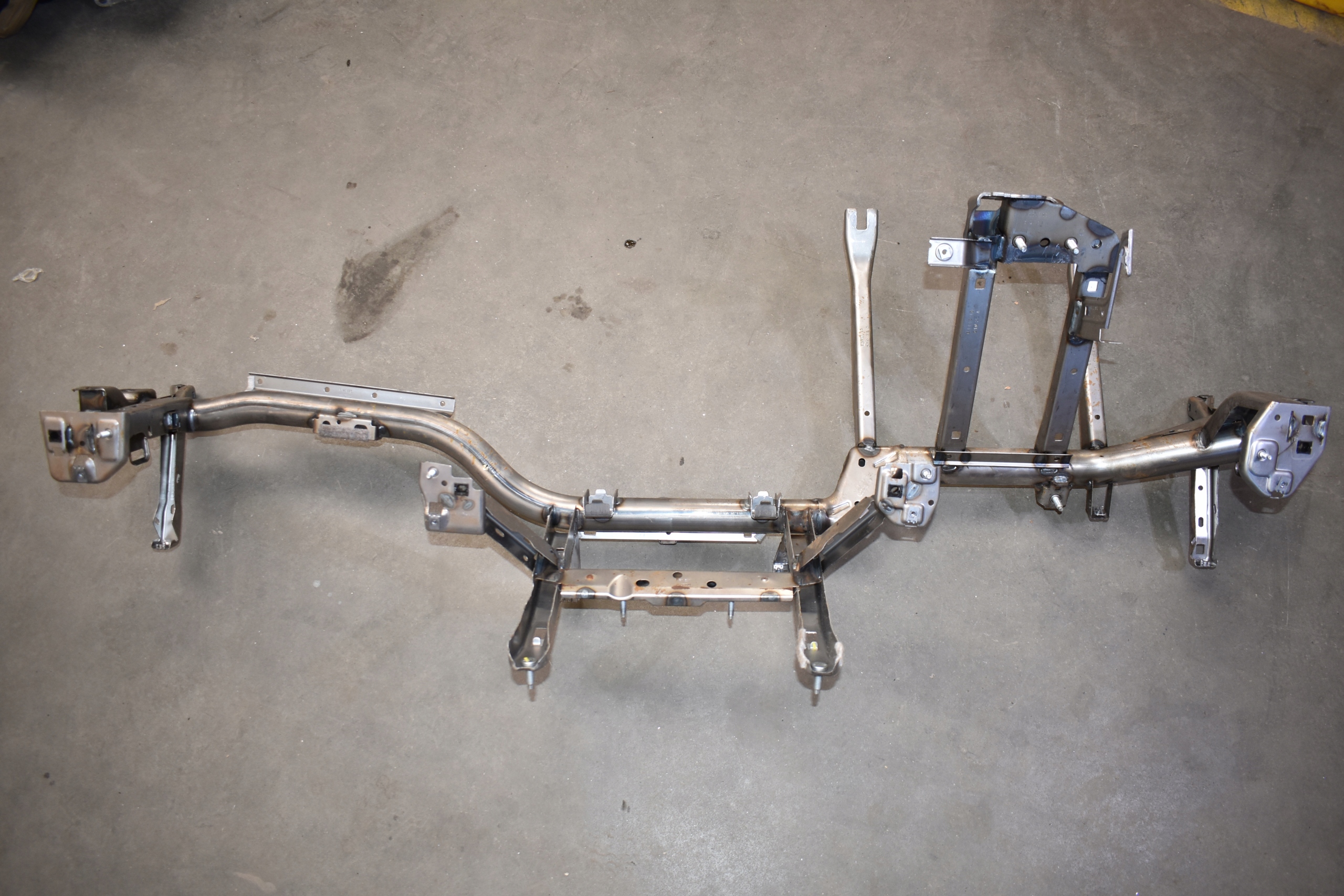 IDEALNY Support Console BMW G01 1