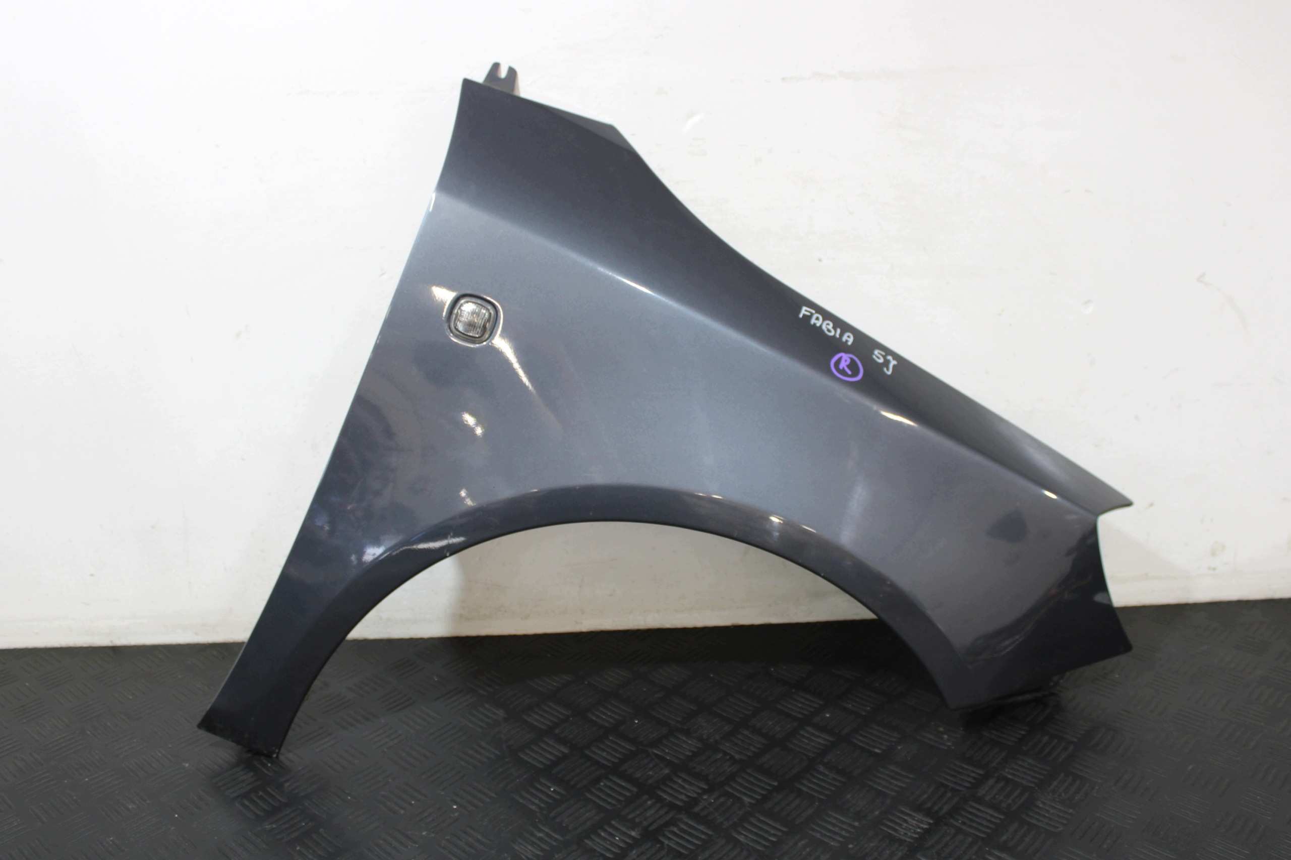 fender right front front SKODA FABIA II 2 5J 5J0