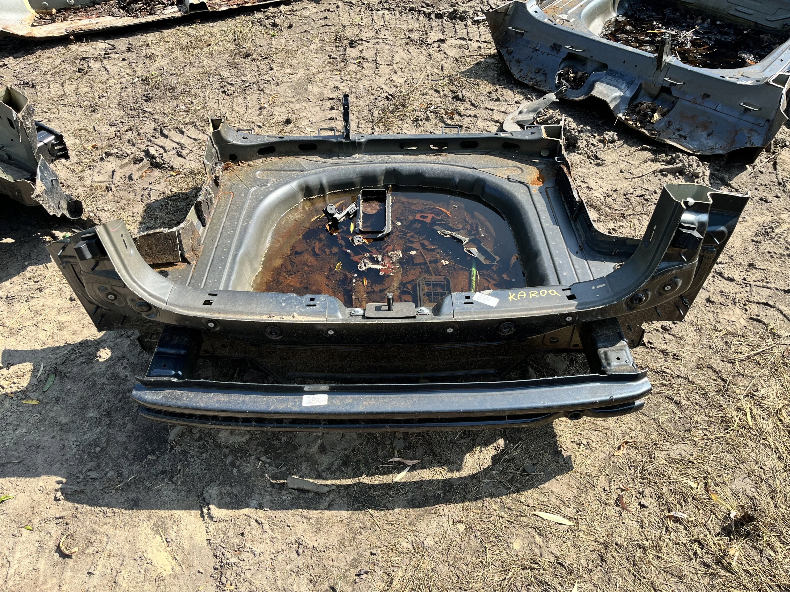 PAS TYŁ TYLNY WANNA SKODA KAROQ 17- LF7Y