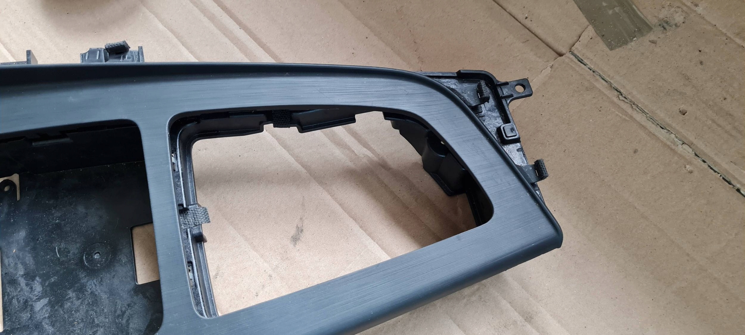 S4 B9 8W A4 frame DEKOR TUNELU SRODKOWEGO 8W1864241A