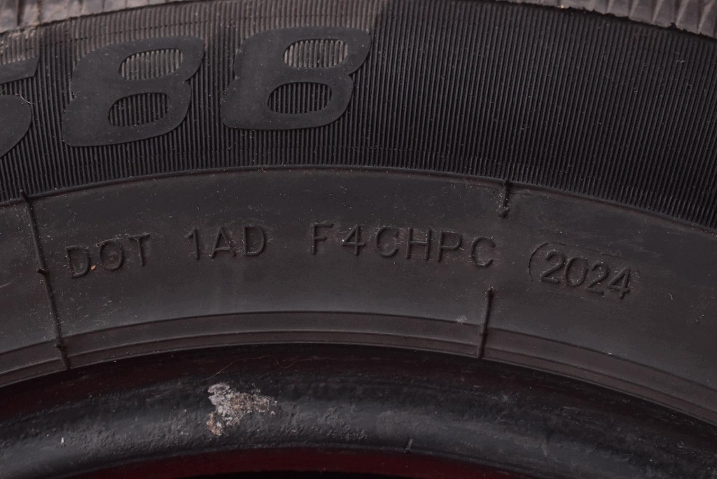 tyre tyres 2 pcs OVATION winter 195/65/15 24R