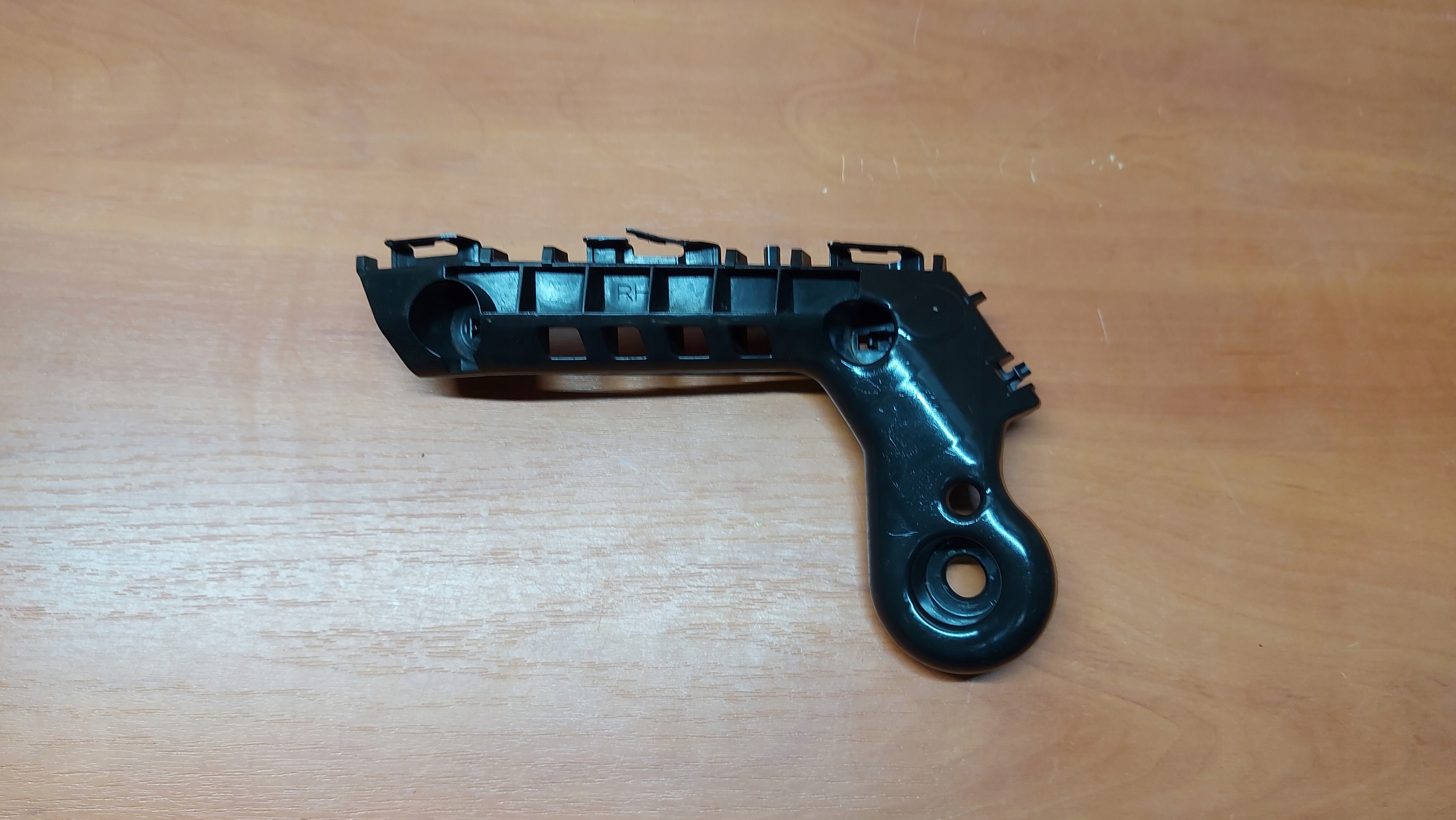 bumper bracket right front TOYOTA COROLLA E21 19- sedan