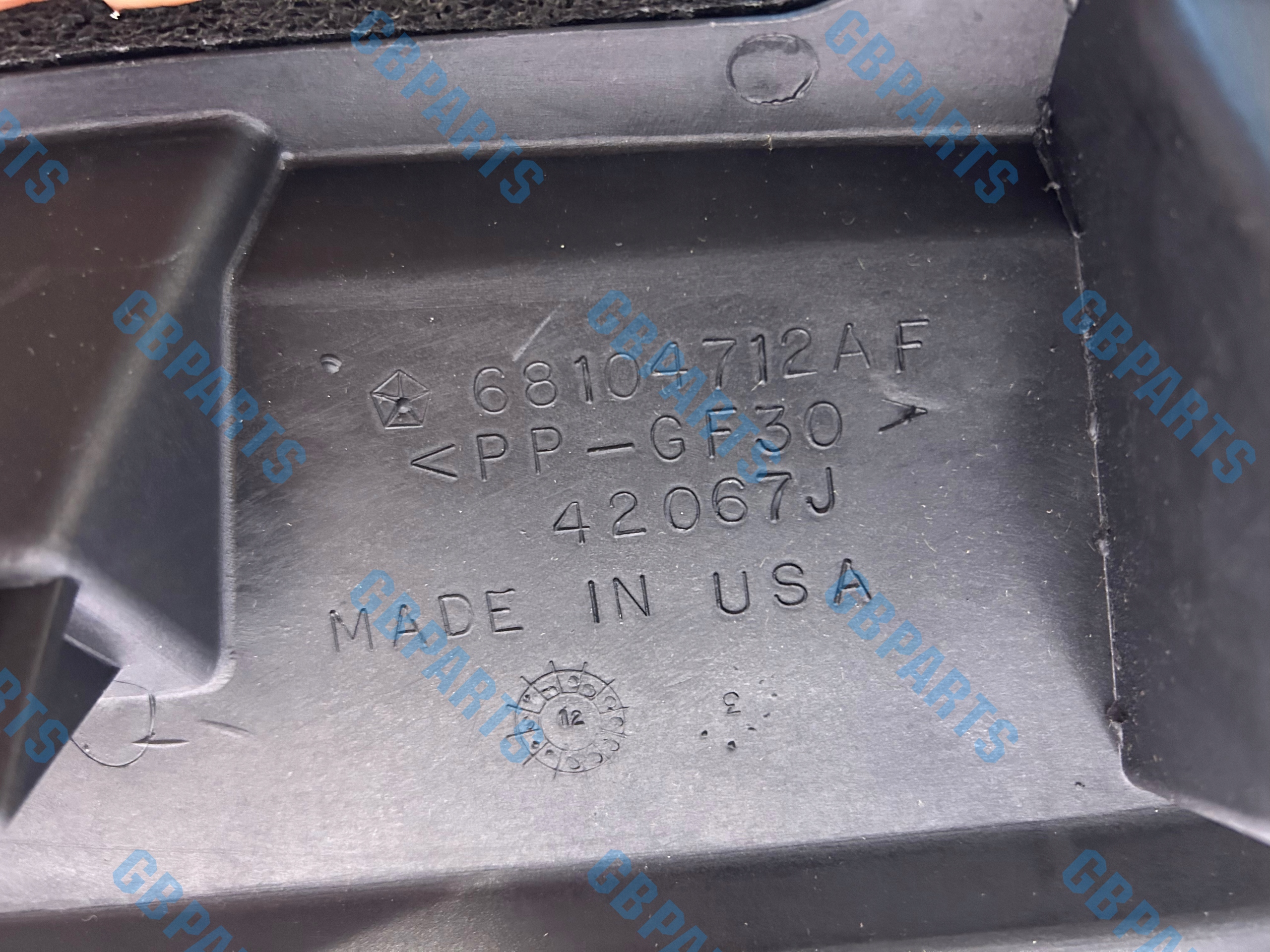 жалюзь ролета с Dodge RAM 2013-2018