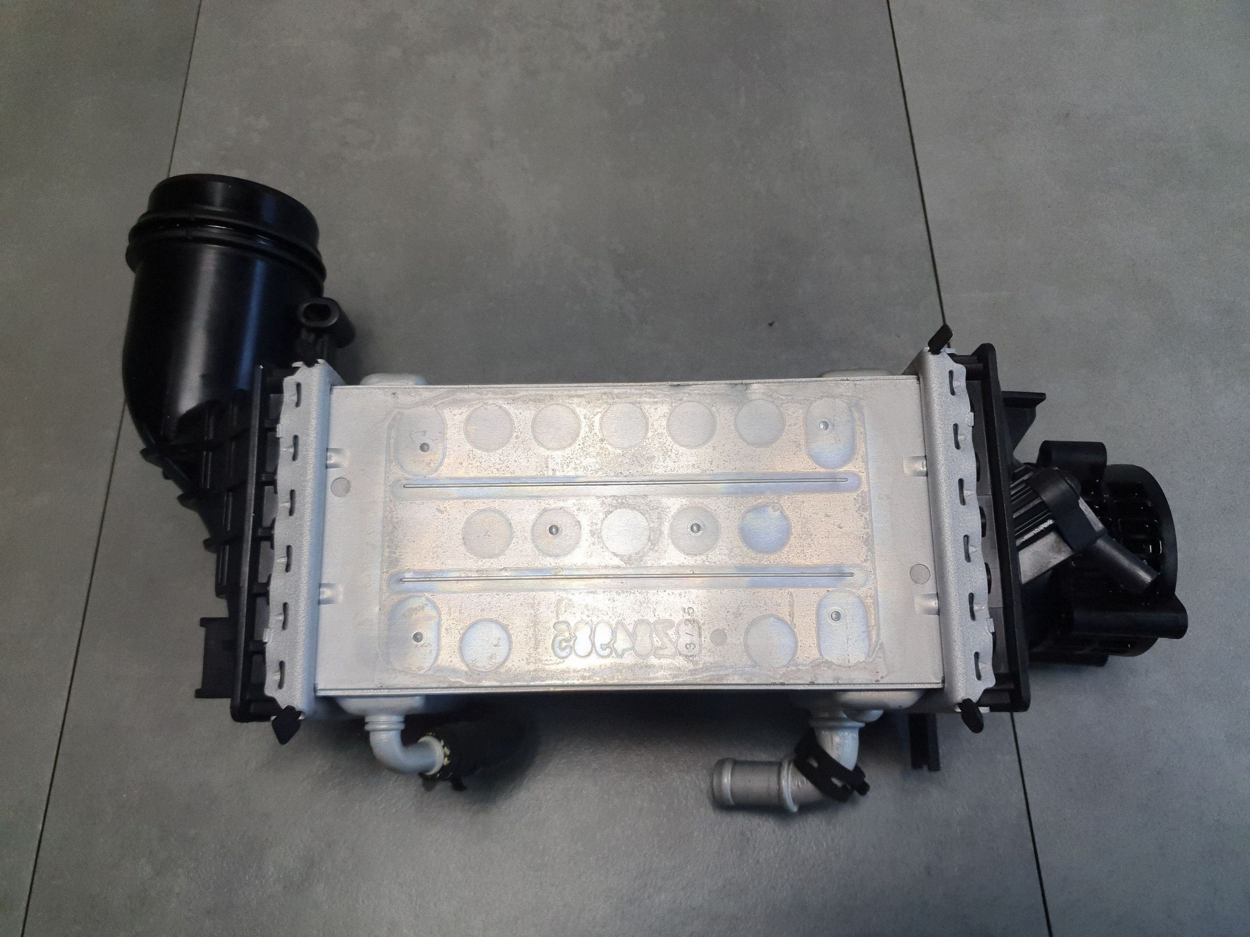 Audi A3 8Y radiator intercooler 04E145785P