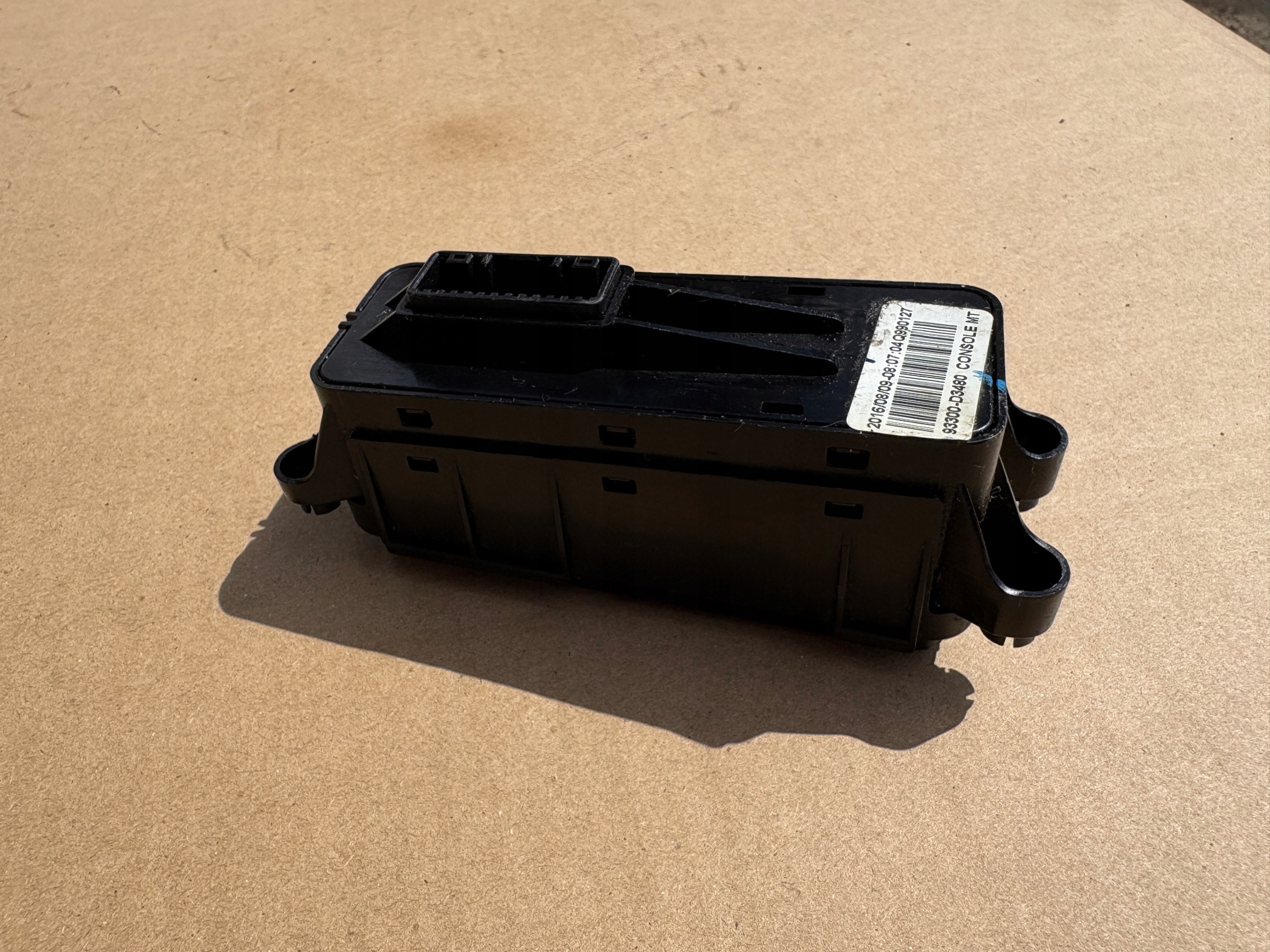 HYUNADI TUCSON III Bouton 93300-D3480