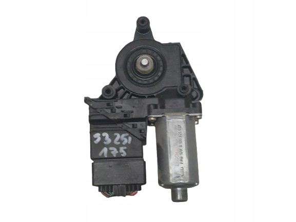 VW PASSAT B5 96- SILNICZEK PODNSZENIA SZYBY LEWY TYŁ 3B5839751G