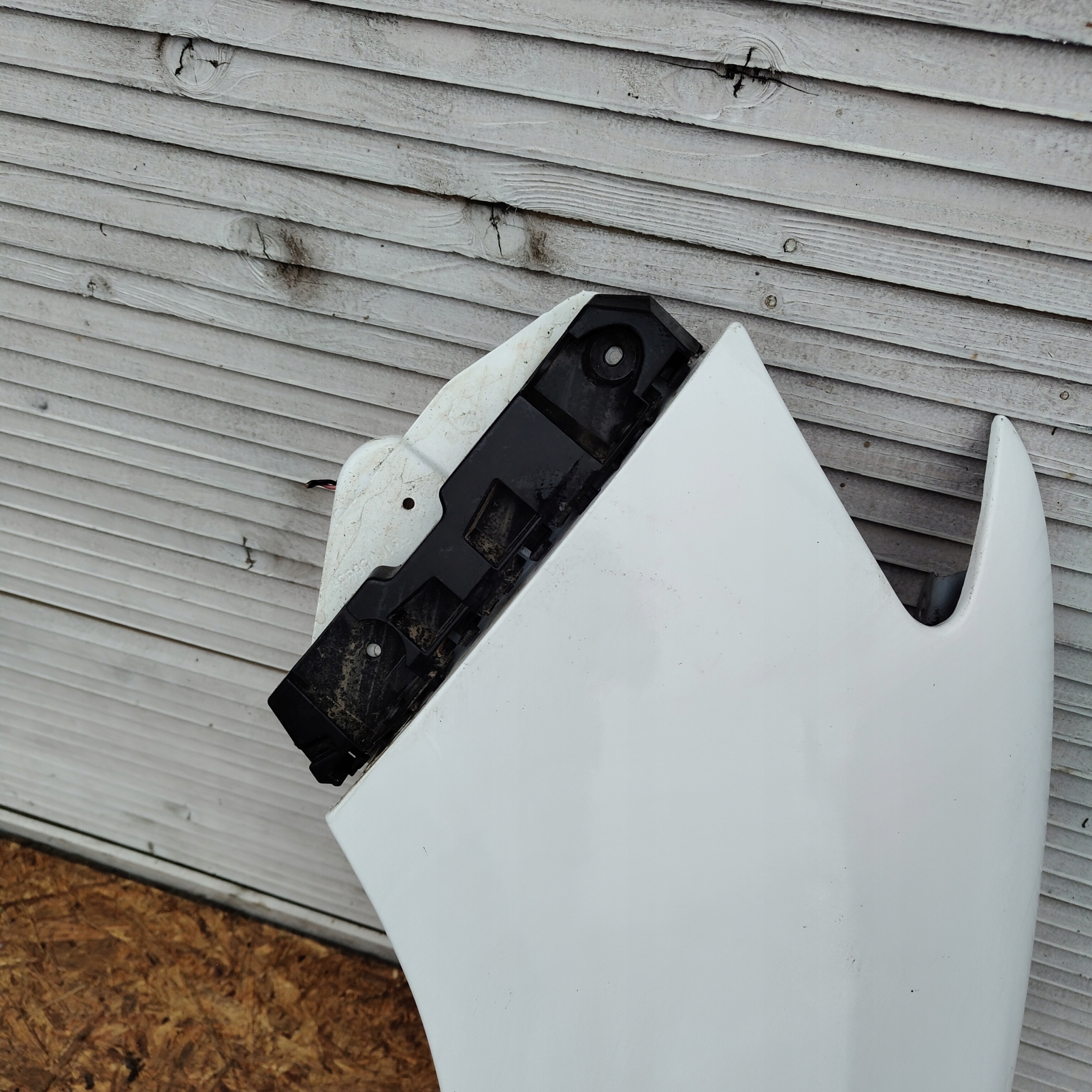 fender front front left DACIA SANDERO II DV369