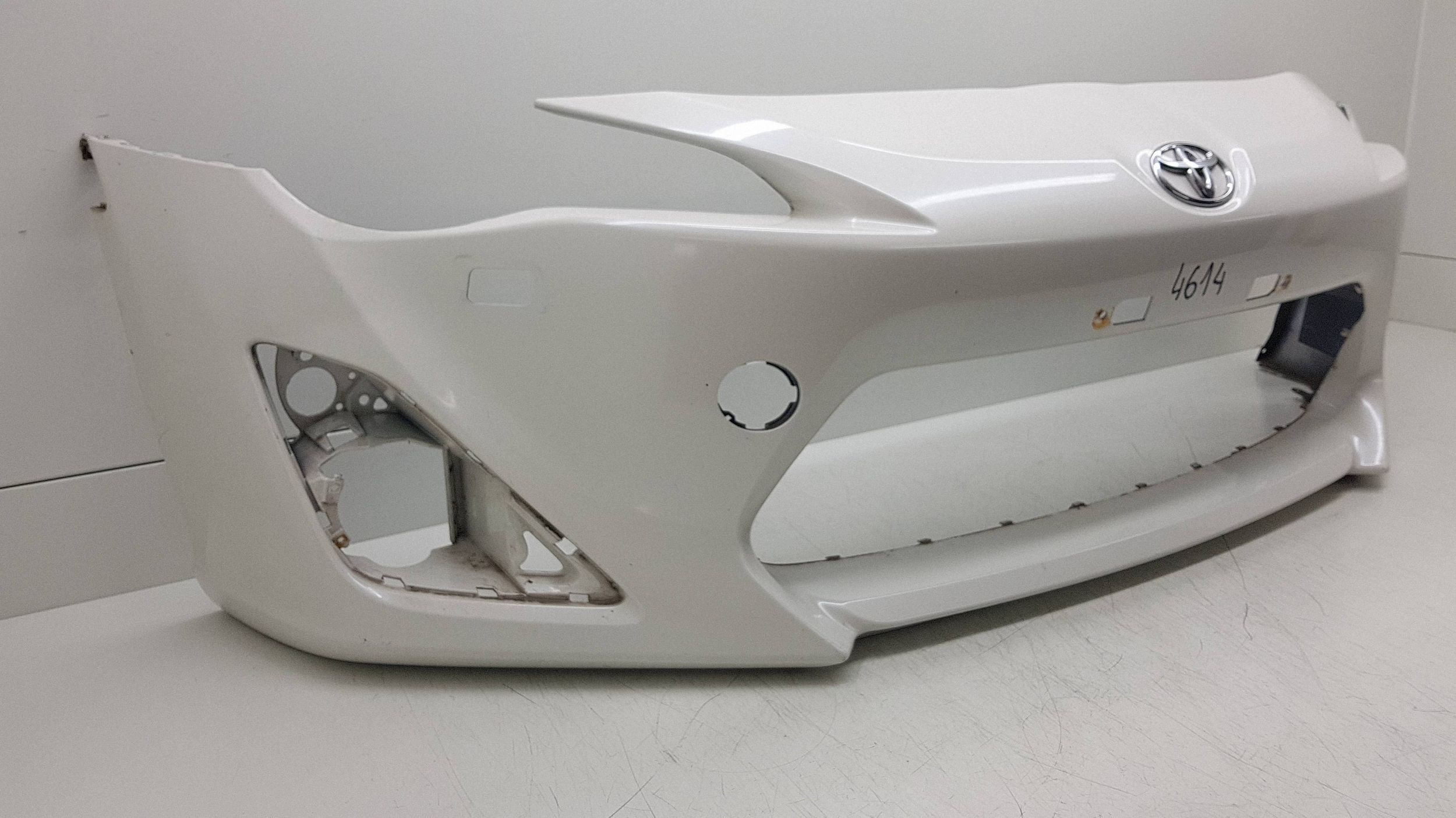 TOYOTA GT86 GT-86 2012 - bumper front 57704CA000