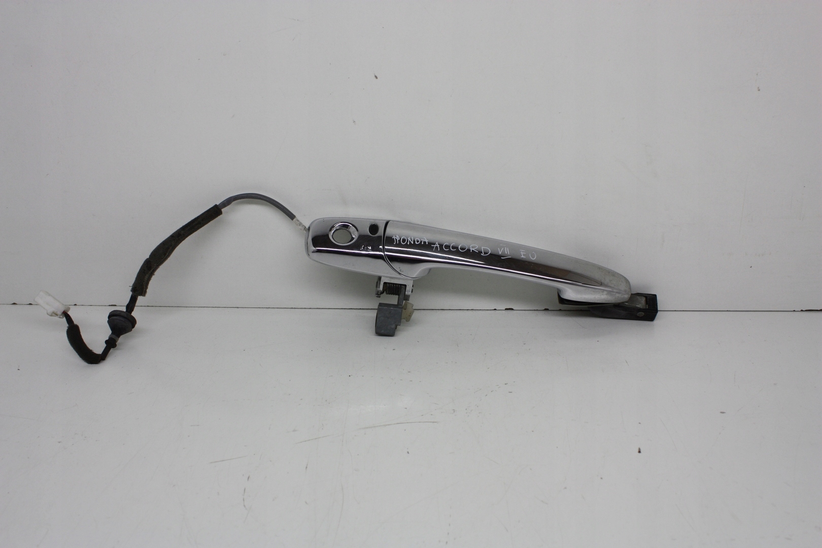 KLAMKA DRZWI LEWY PRZOD HONDA ACCORD VII EUROPA