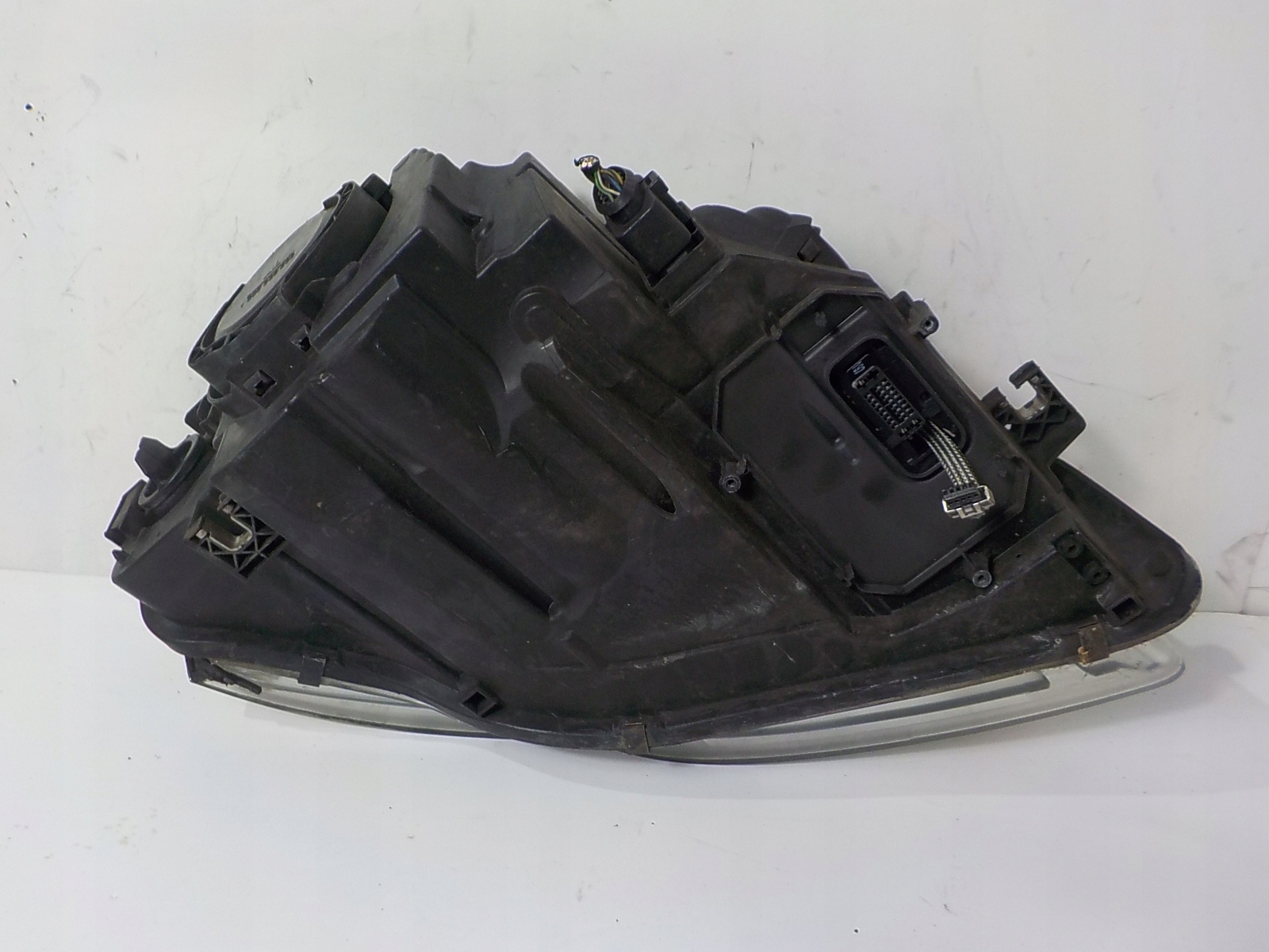 AUDI A4 B7 XENON light left front front UK 8E0941003