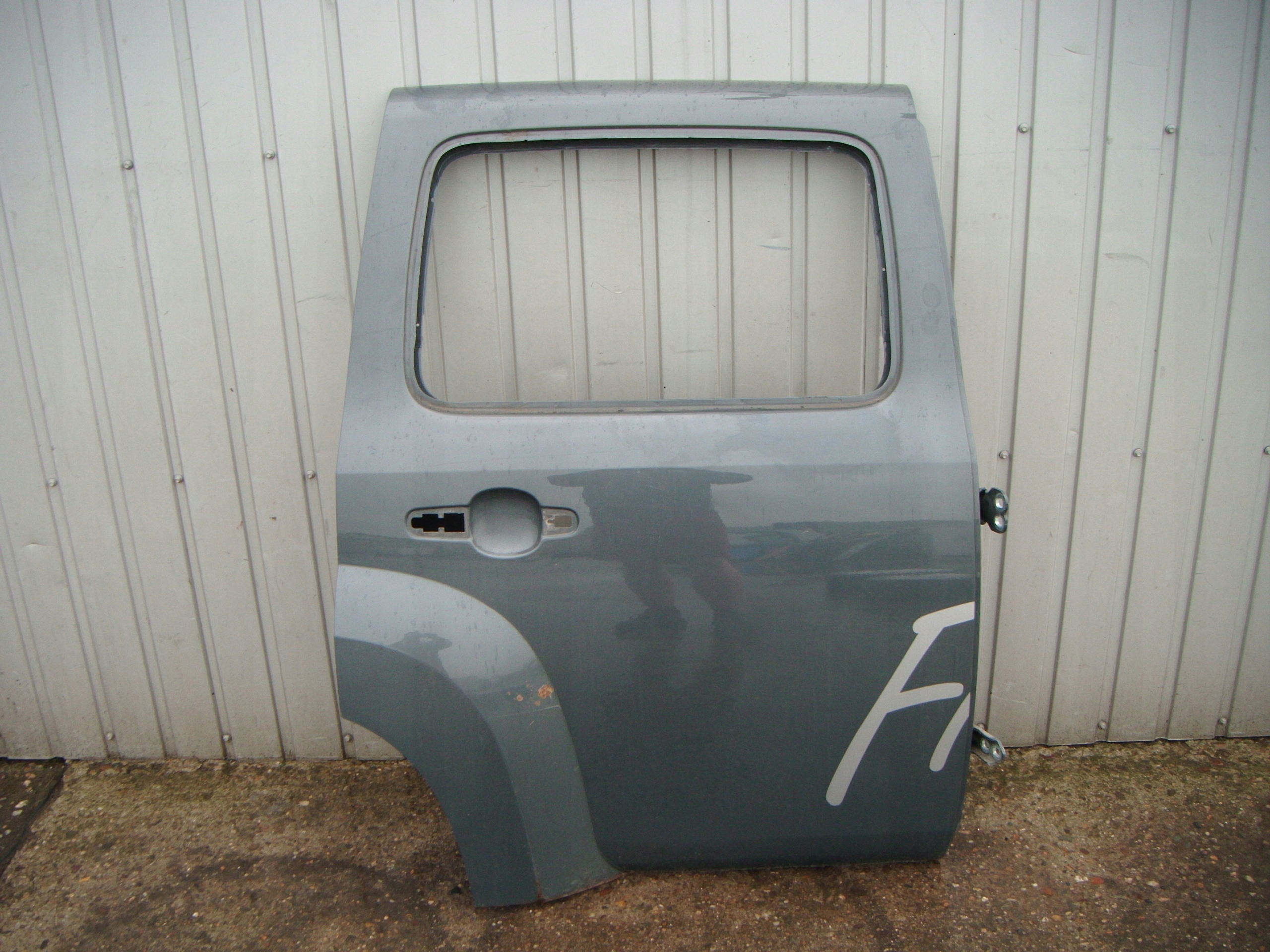 CHEVROLET HHR DRZWI PRAWY TYŁ