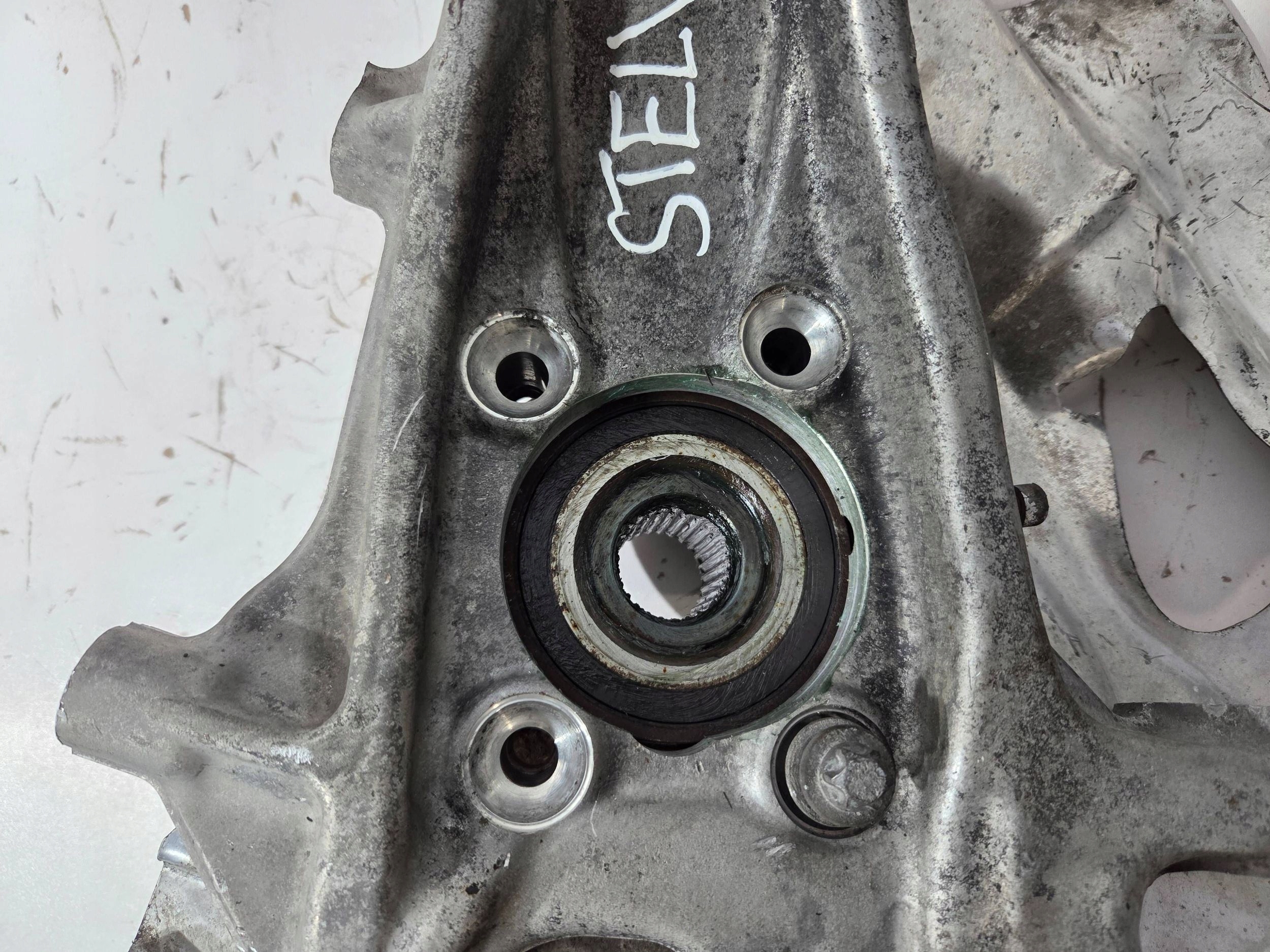 Alfa Romeo Stelvio swing front left 554551 (A103)