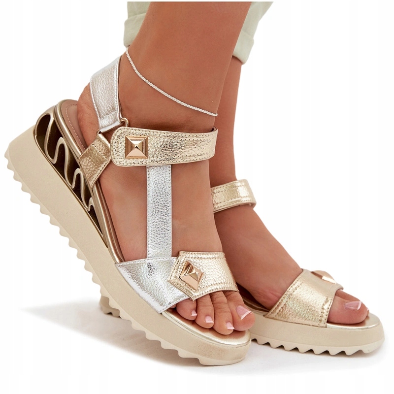Dámské Kožené Sandály Na Suchý Zip S Ozdobami D&amp;a CR61-3078 Zlaté 37
