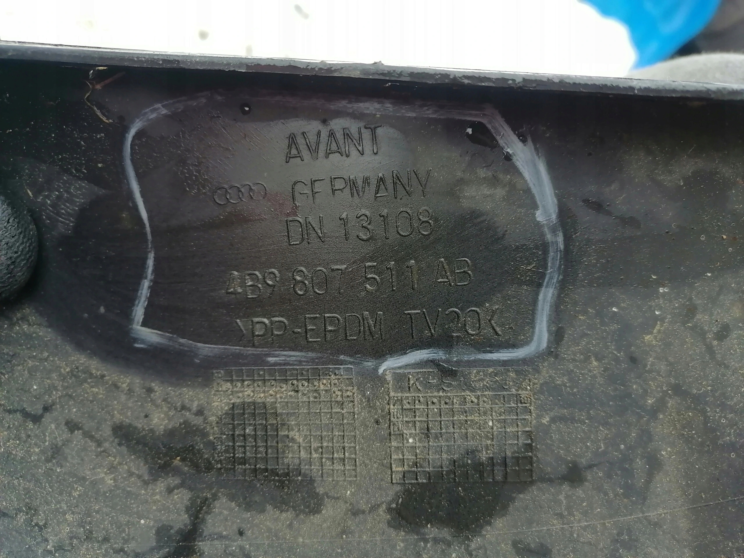 AUDI A6 C5 4B9807511AB bumper rear part