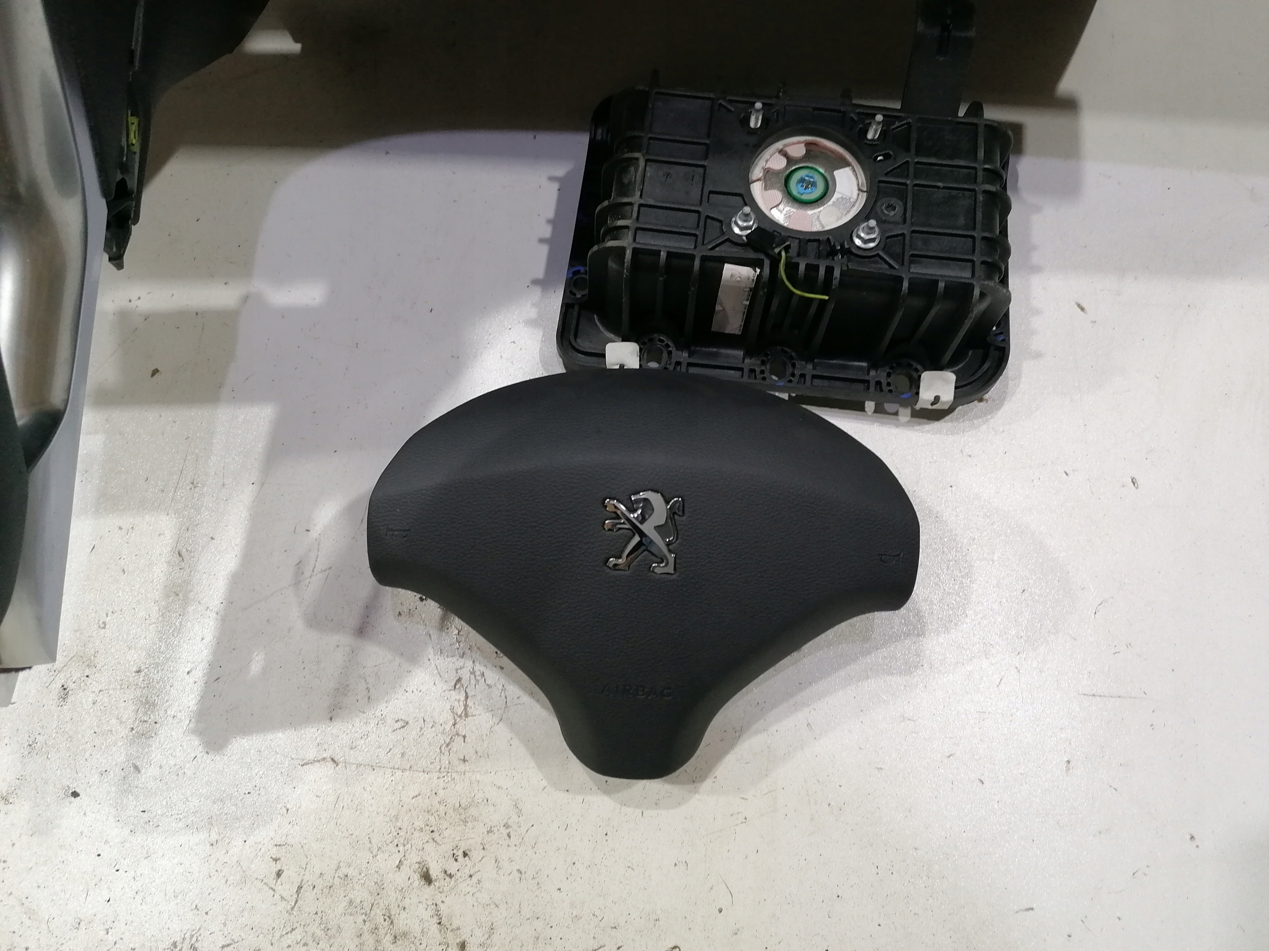 peugeot 3008 и торпеда консоль подушки безопасности ремни оригинал