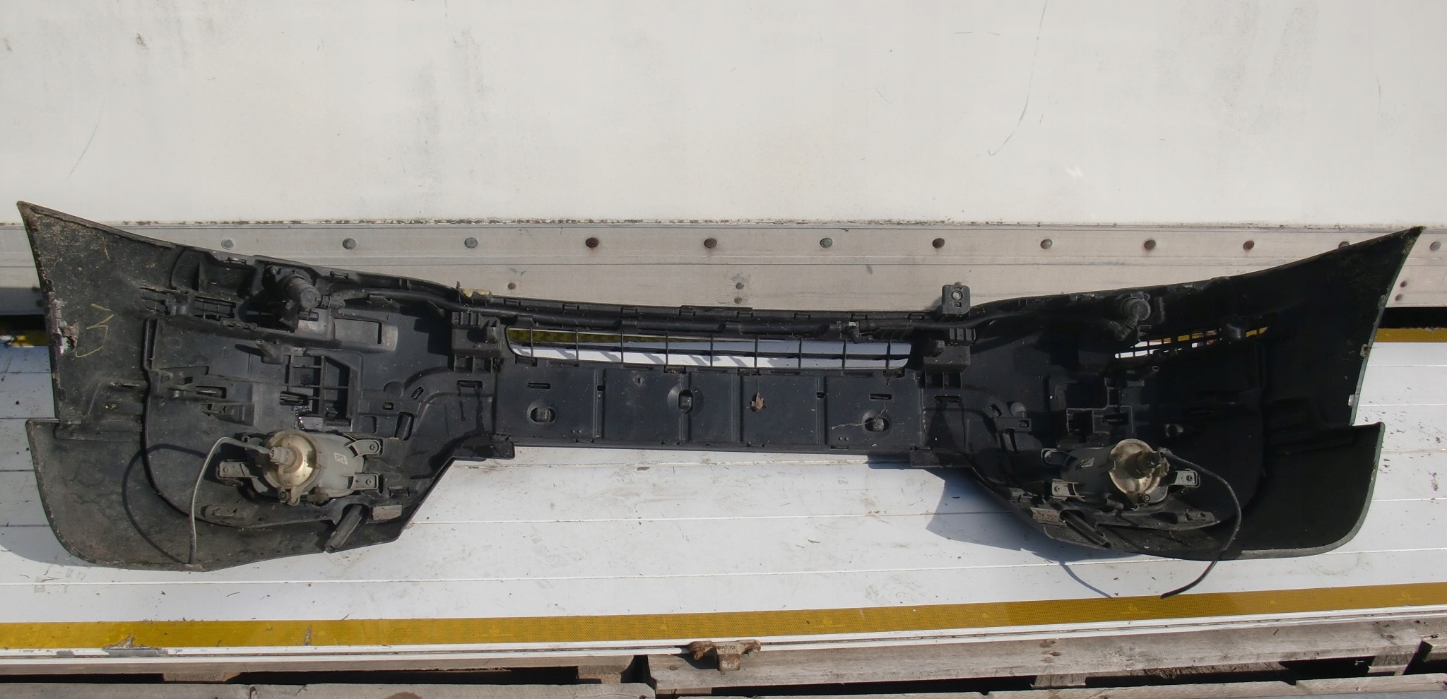 VOLVO XC90 and LIFT bumper front front XENON washers black complete