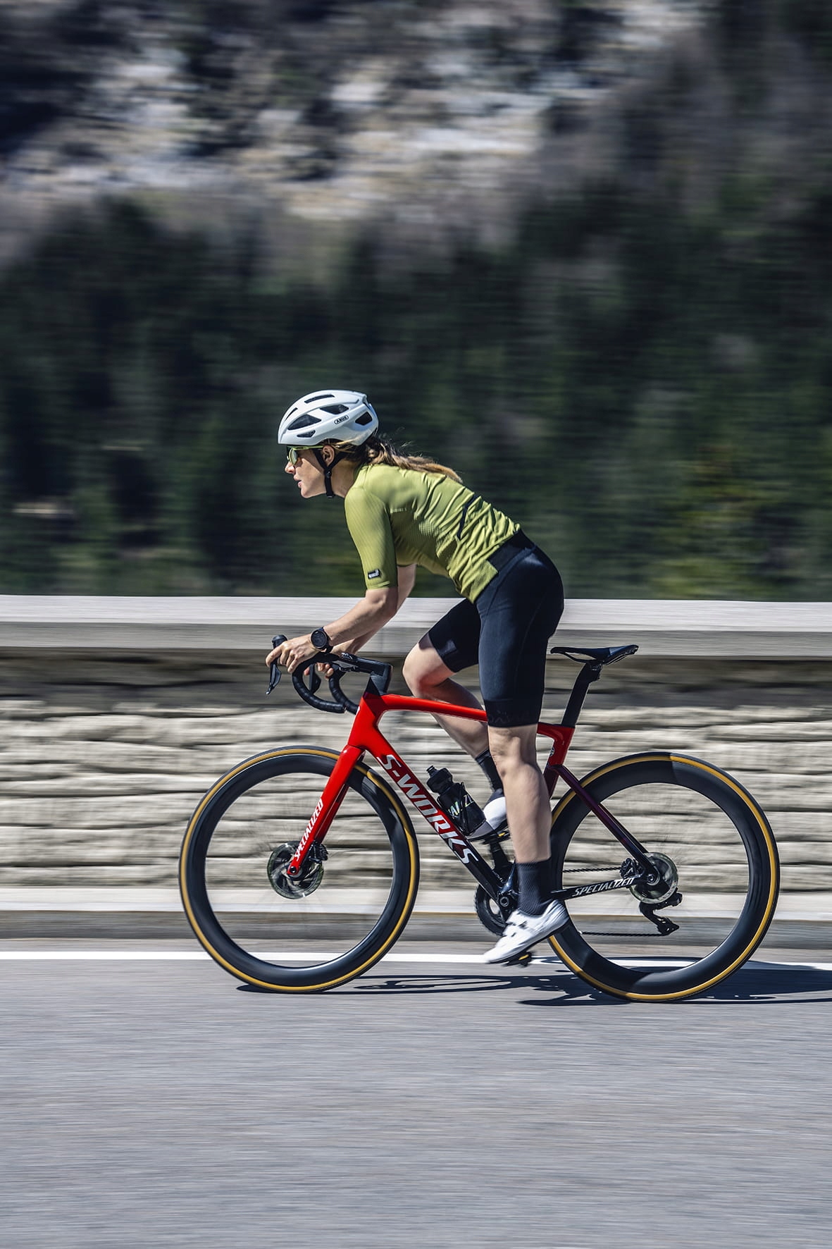 Kask rowerowy ABUS Macator pearl white - M Rozmiar M