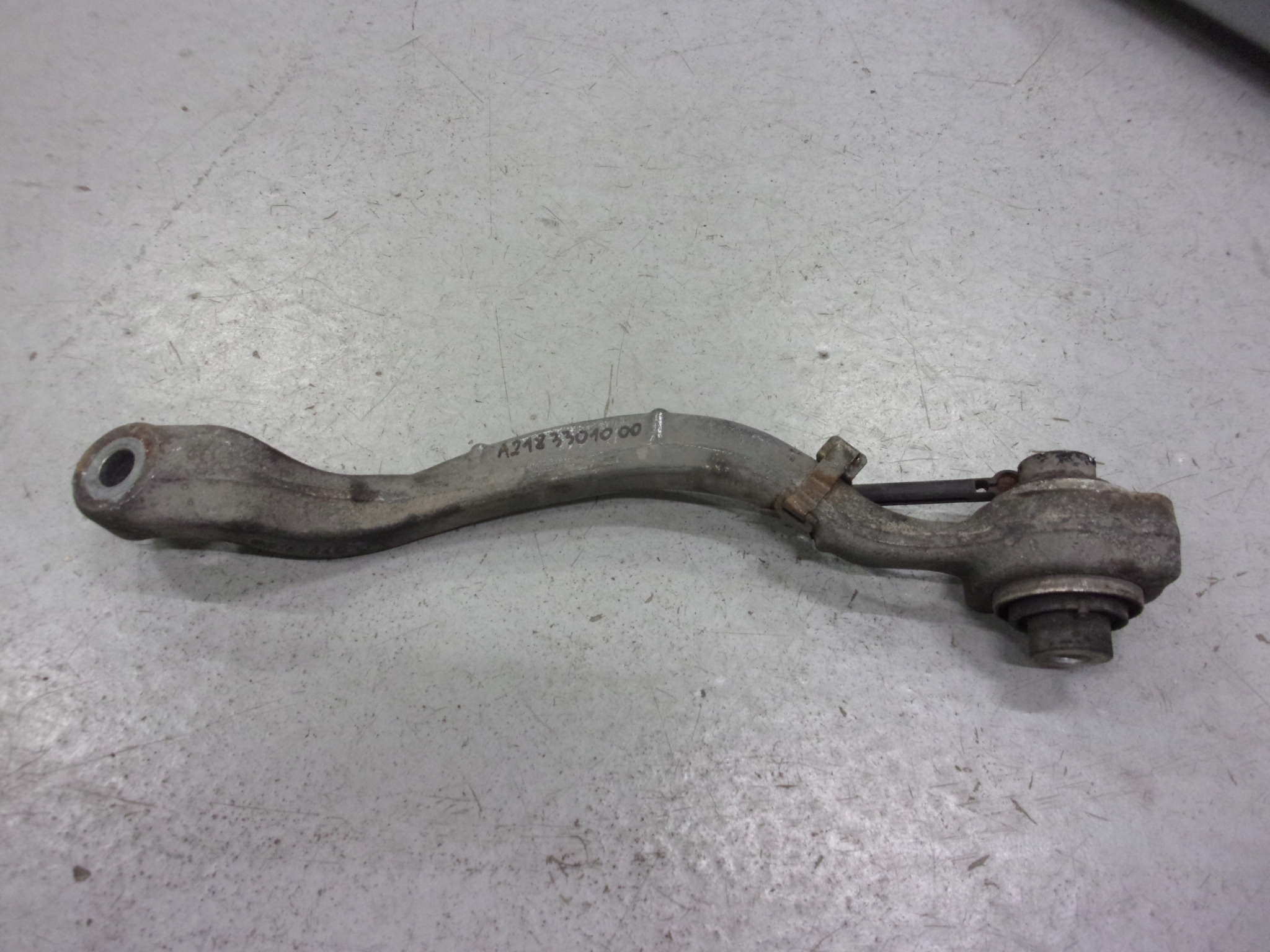 MERCEDES W218 CLS 63 AMG arm right front A218330100