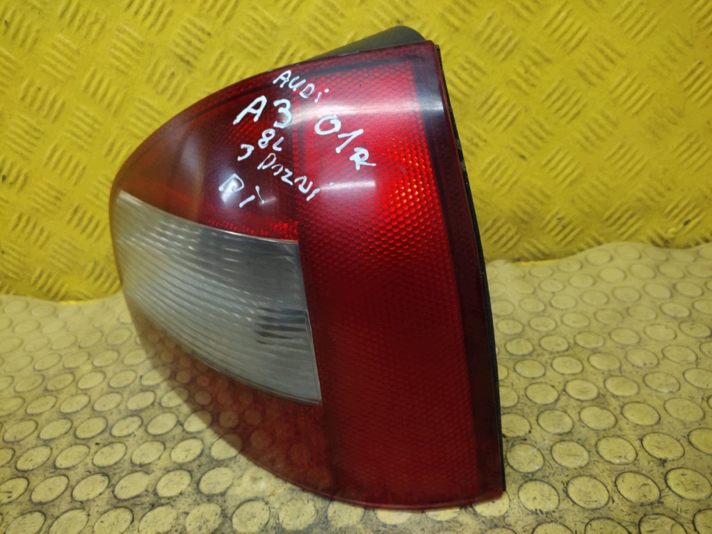 AUDI A3 8L light right rear part 8L0945096B