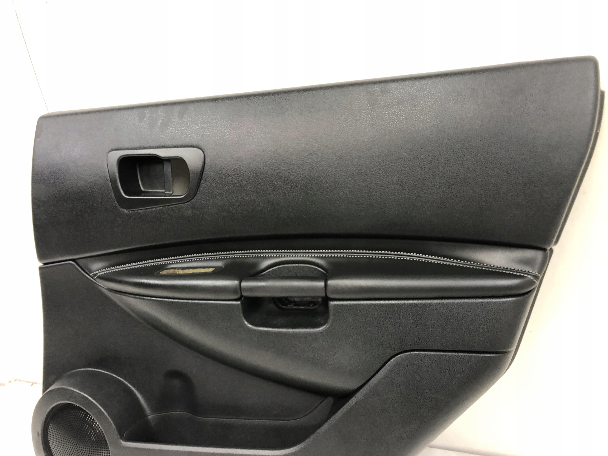 BOCZEK TAPICERKA DRZWI PRAWY TYŁ QASHQAI J10 + 2 Jakość części (zgodnie z GVO) O - oryginał z logo producenta pojazdu (OE)