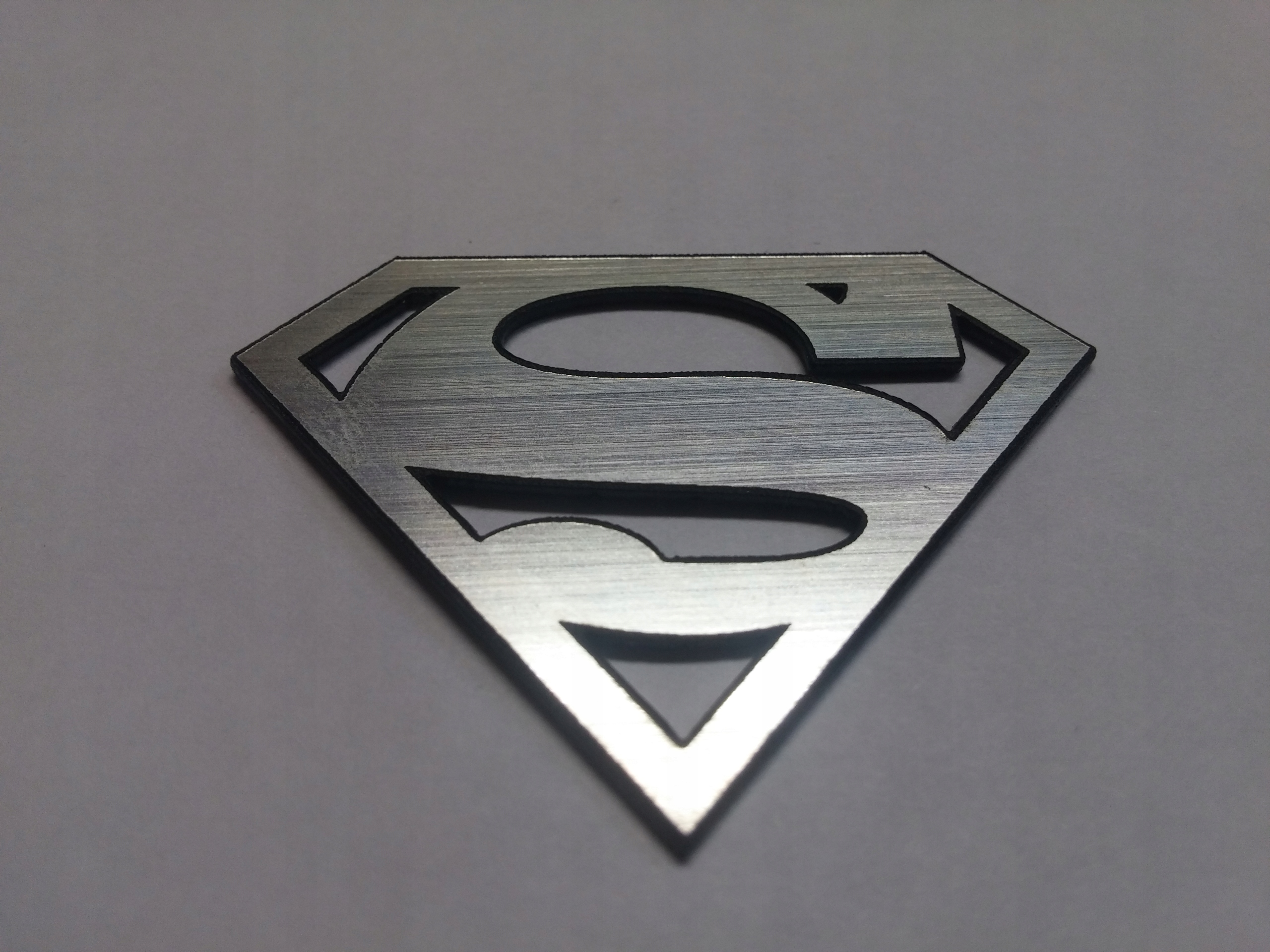 

Superman naklejka emblemat 44 x 33 mm * Srebrna