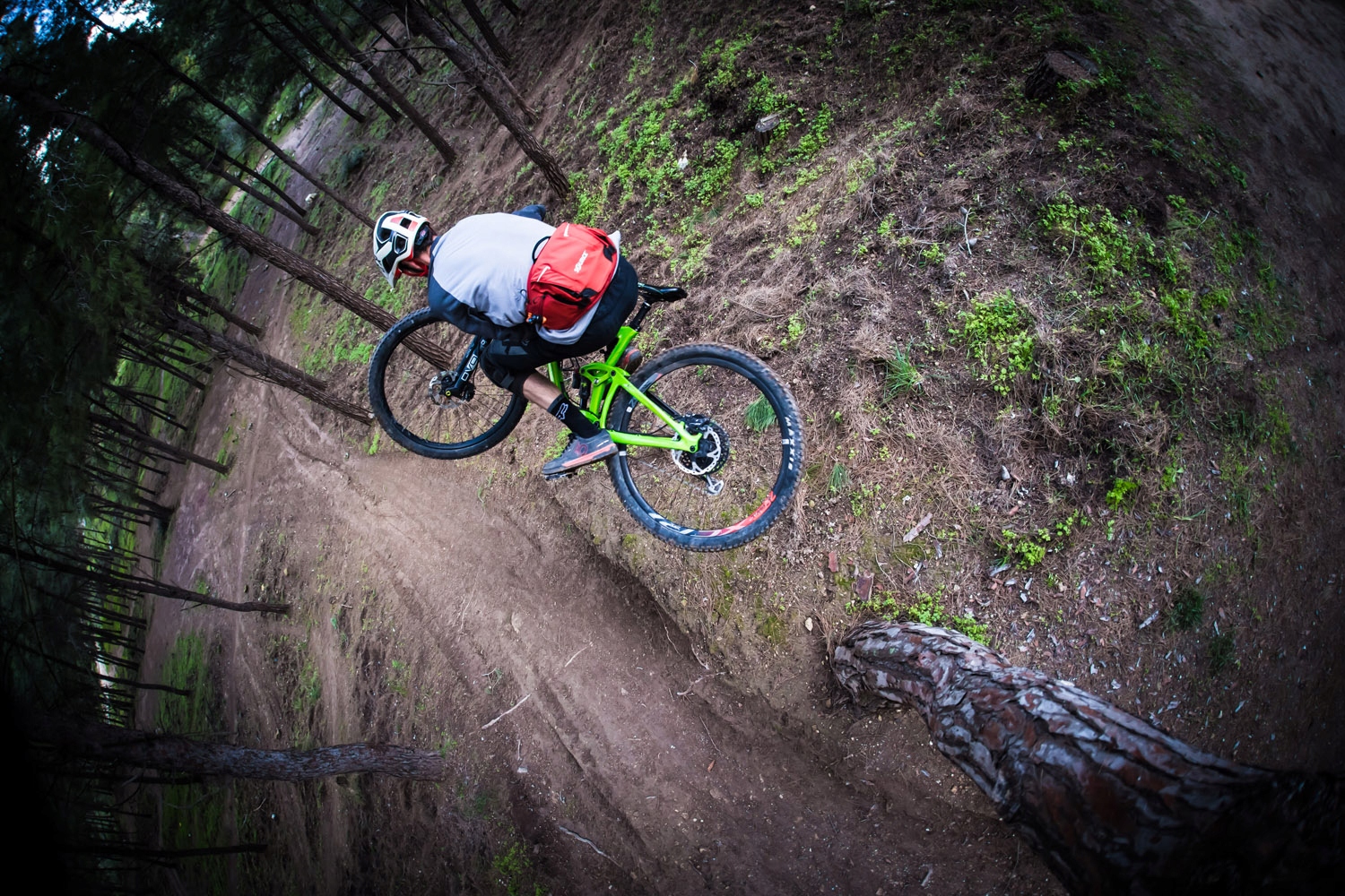Source Pas nerkowy Hipster Ultra (k: Orange) -40% Cechy dodatkowe bukłak elementy odblaskowe regulowany system nośny system H2O system wentylacji pleców